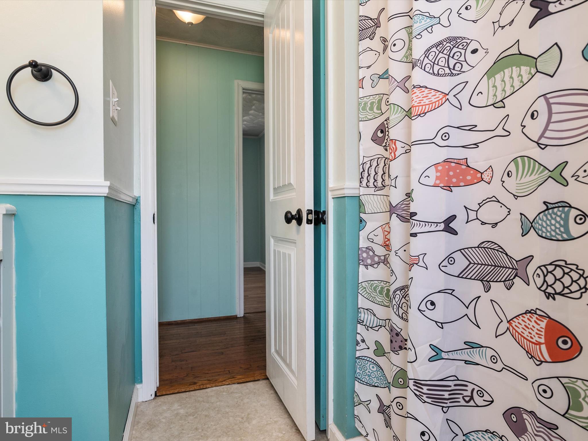 WOODLAND BEACH - Residential