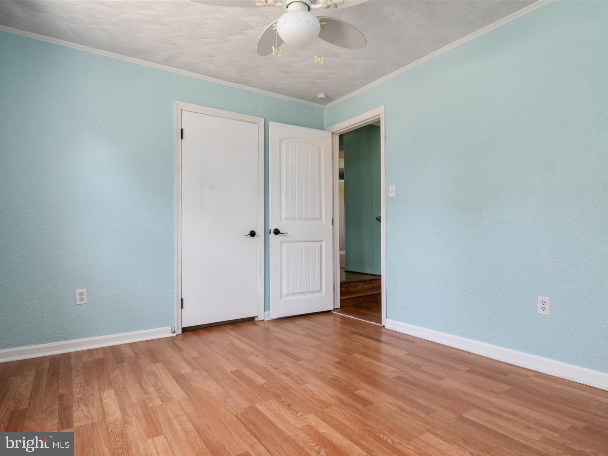 WOODLAND BEACH - Residential