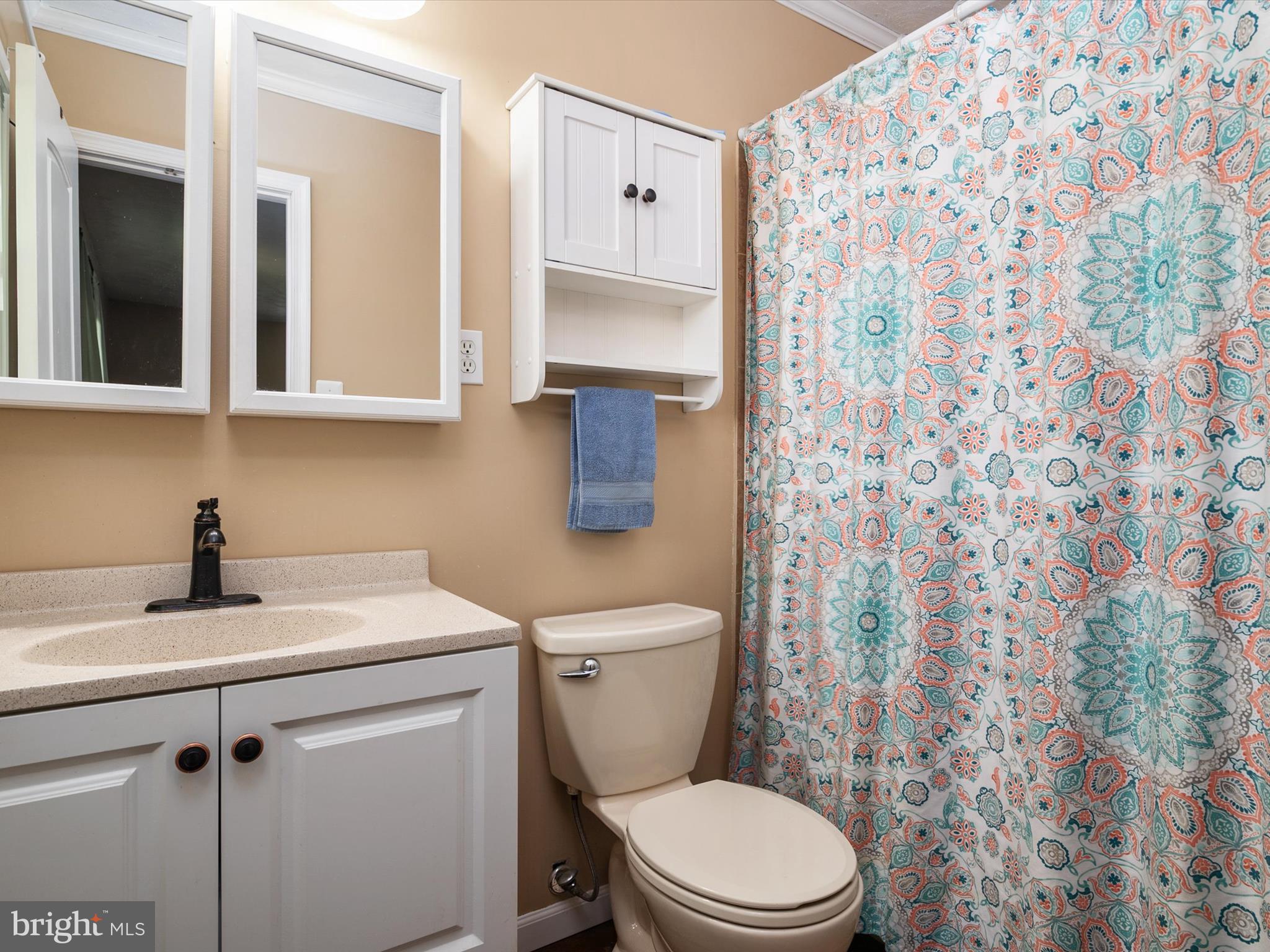 WOODLAND BEACH - Residential