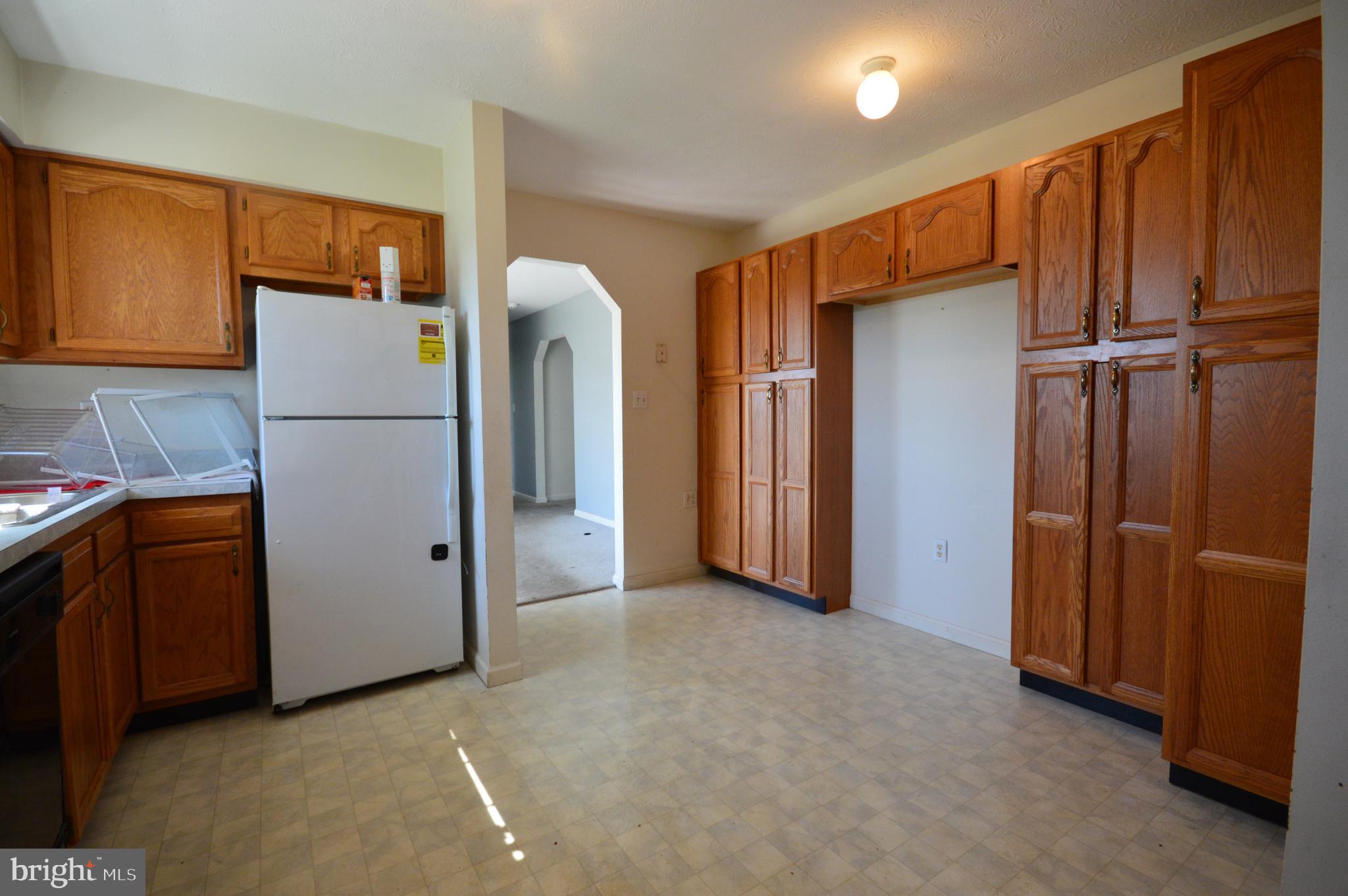 DOUGLAS OAKS - Residential