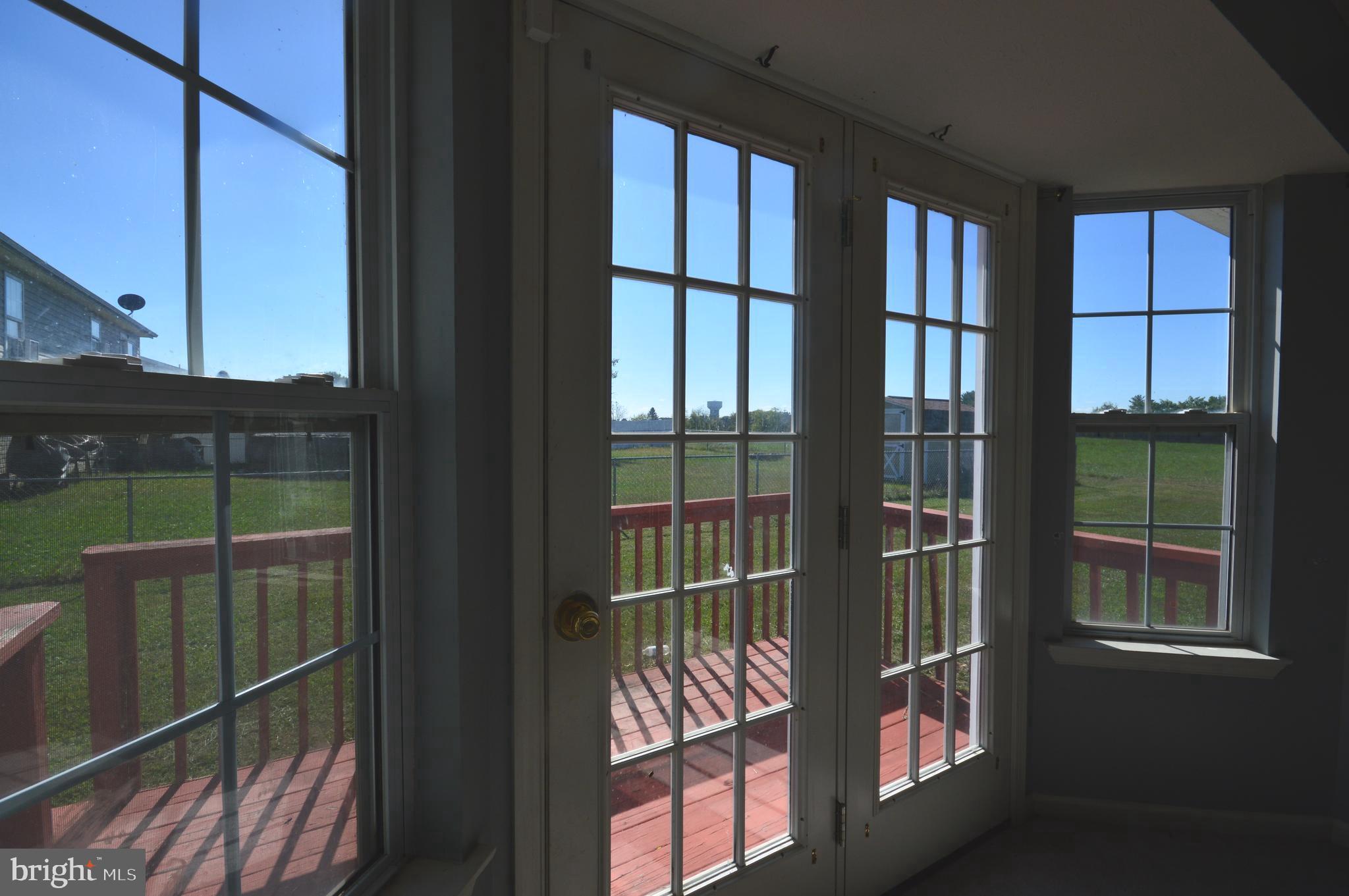 DOUGLAS OAKS - Residential