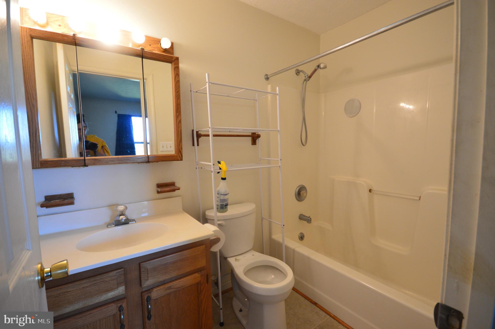 DOUGLAS OAKS - Residential