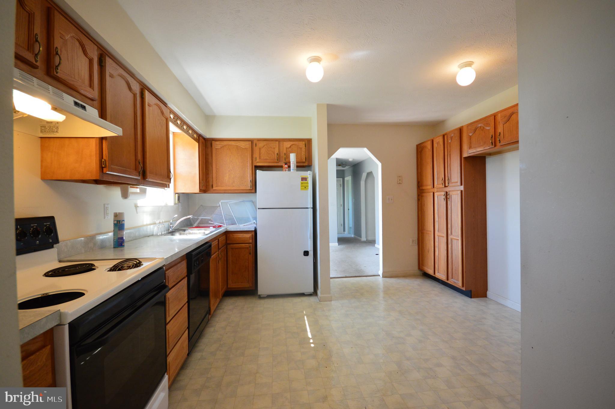 DOUGLAS OAKS - Residential