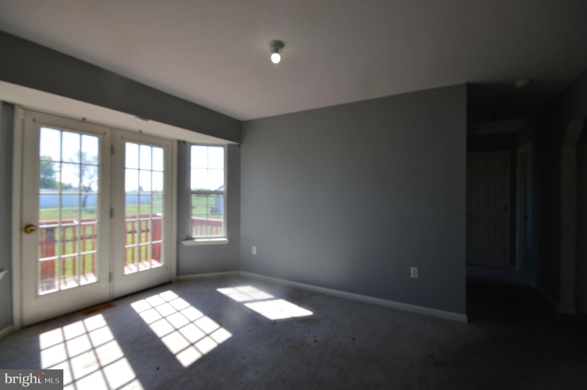 DOUGLAS OAKS - Residential