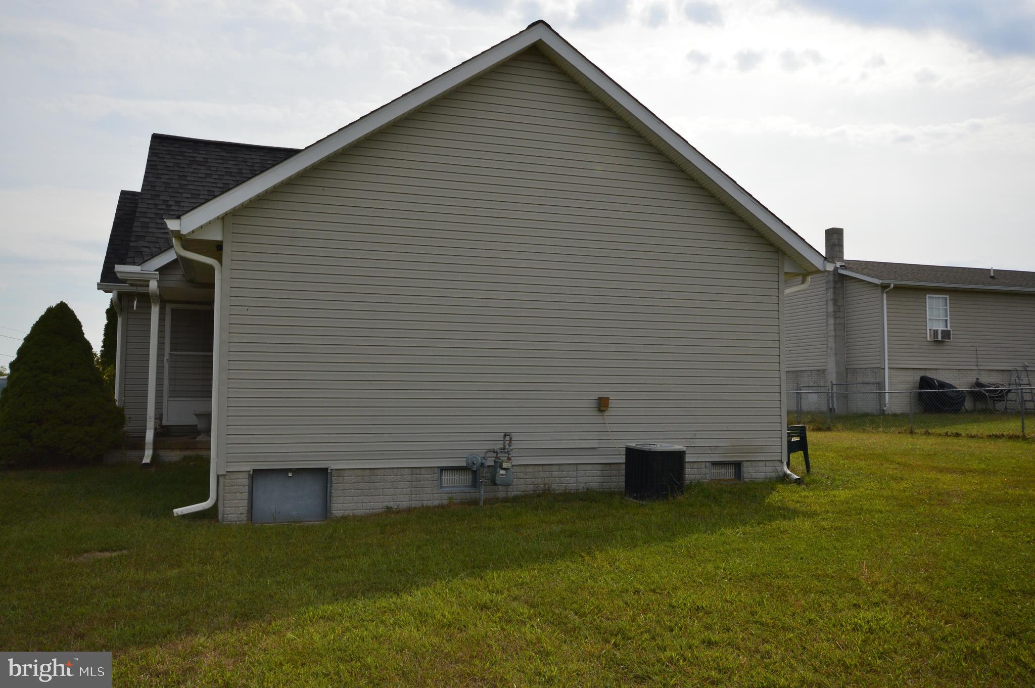 DOUGLAS OAKS - Residential