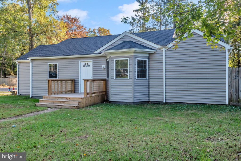 Photo of 4477 Mountain Road, LAKE SHORE, MD 21122 (MLS # MDAA2128184)