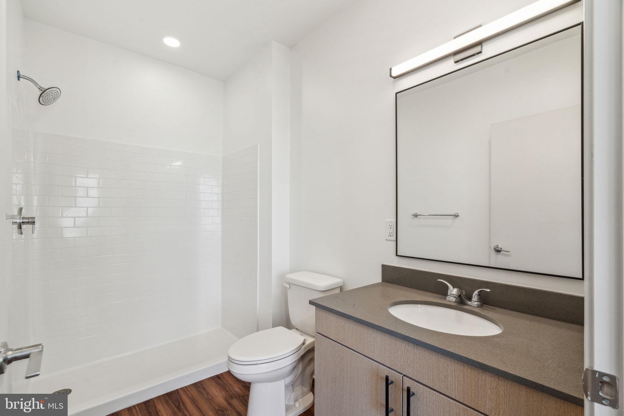 UNIVERSITY CITY - Residential Lease