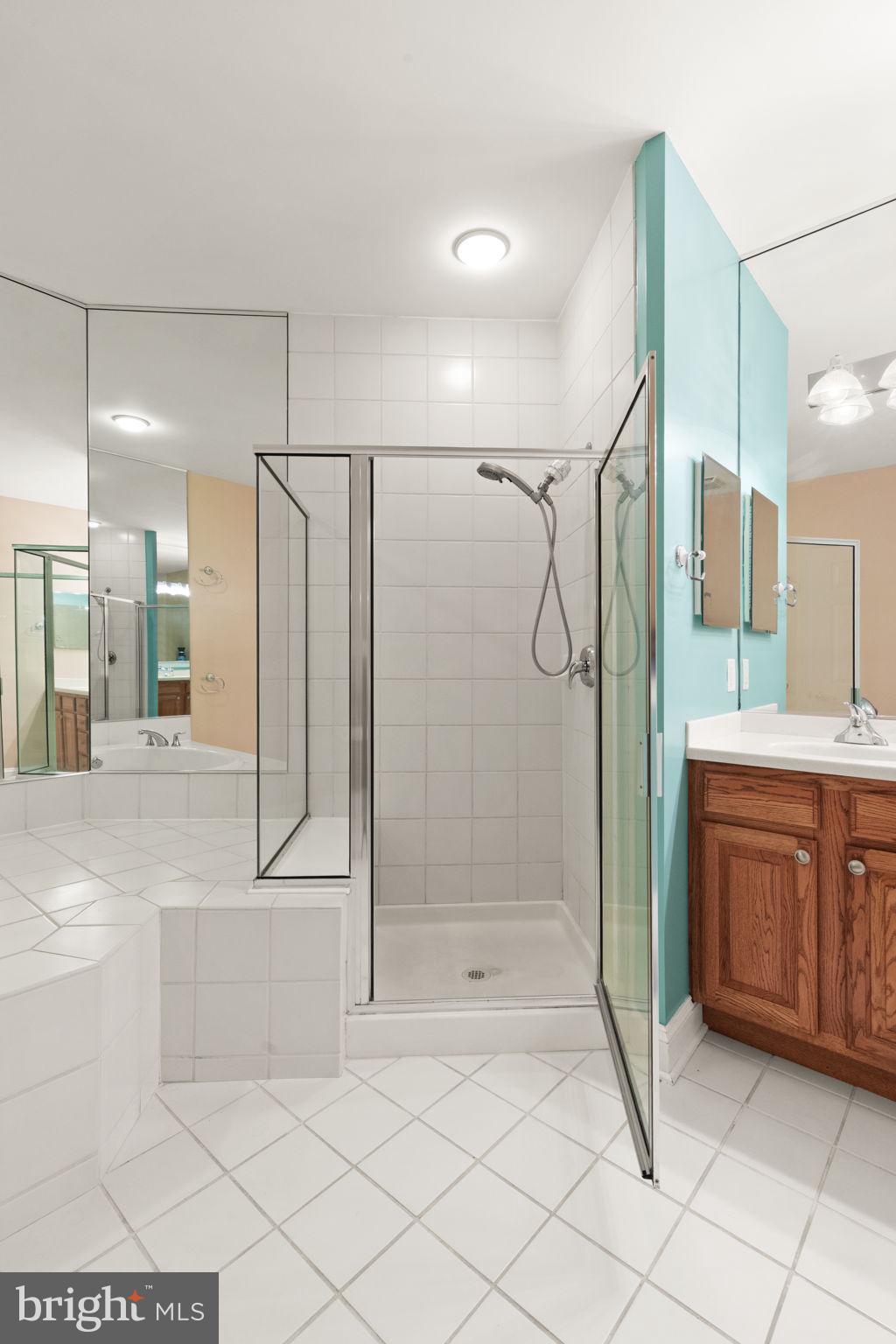 WATERS EDGE - Residential