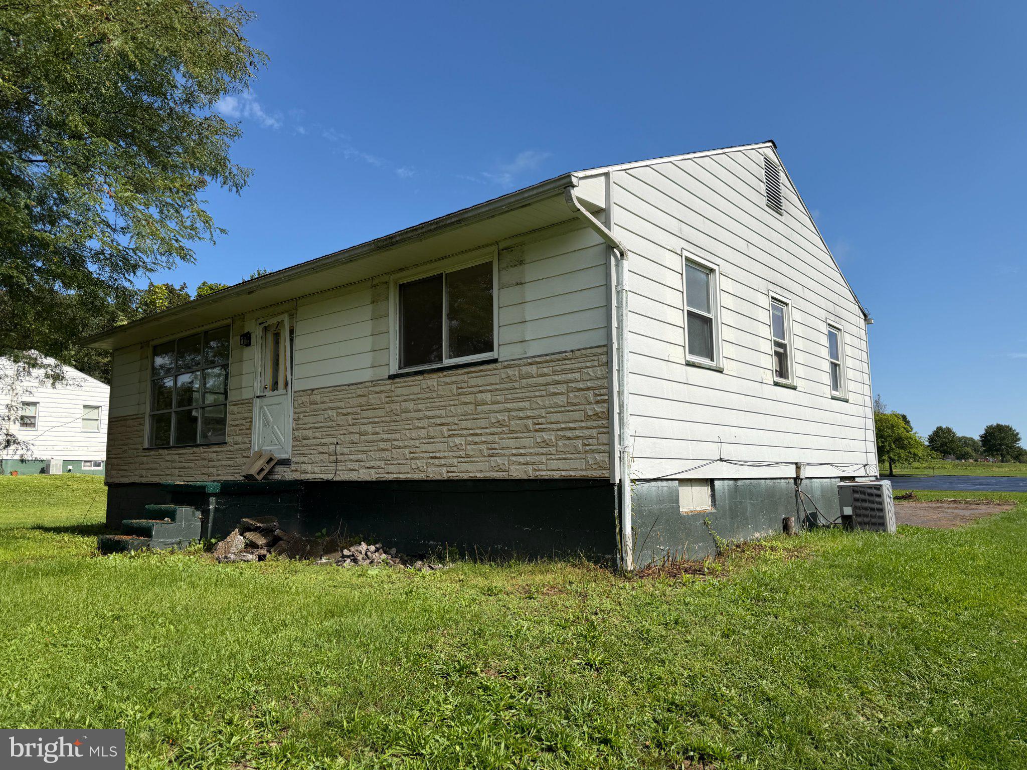 5677 HEFFNER ROAD