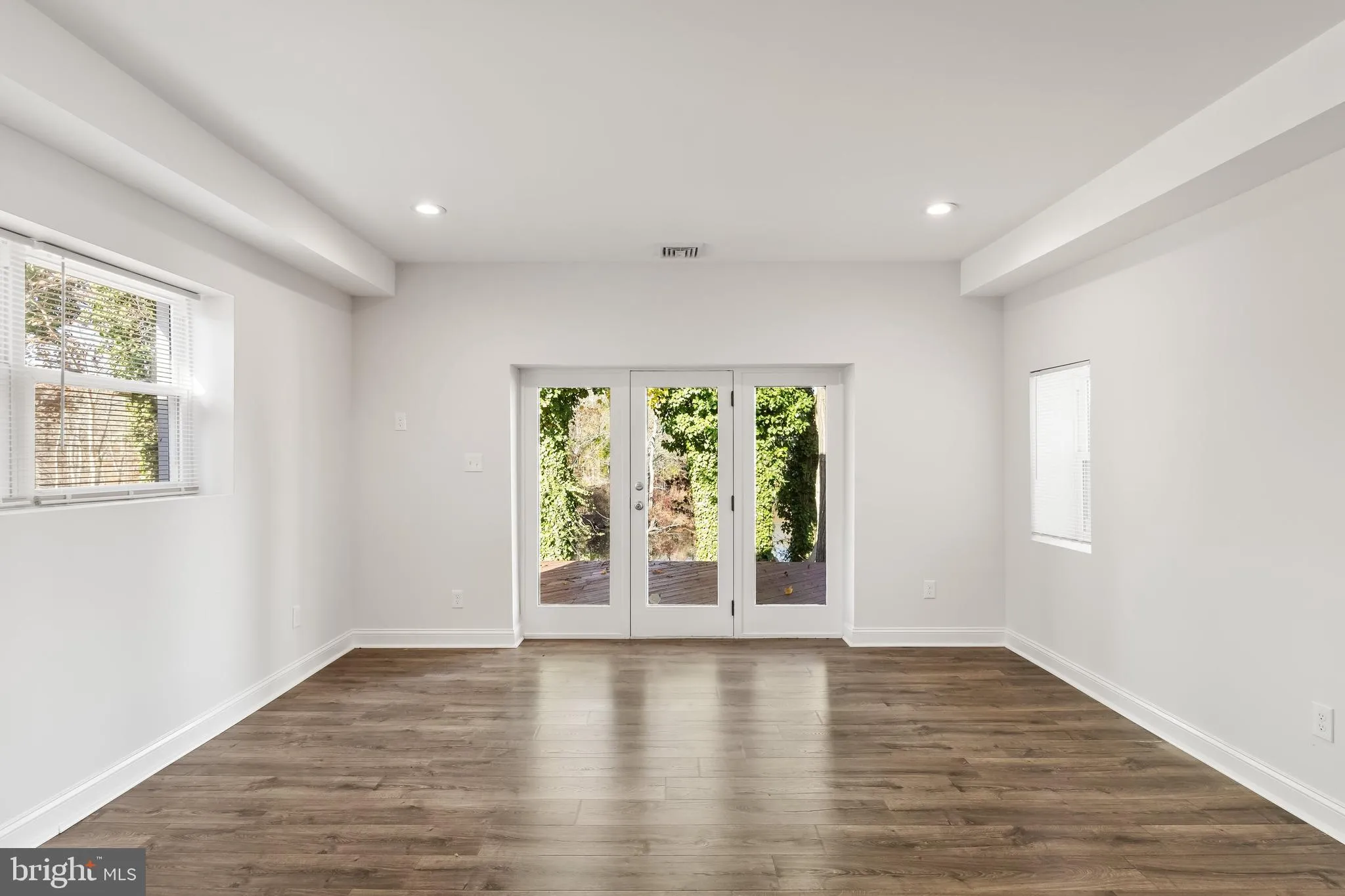 Medford, New Jersey 08055, United States, 3 Bedrooms Bedrooms, ,3 BathroomsBathrooms,Residential,Pending,33392