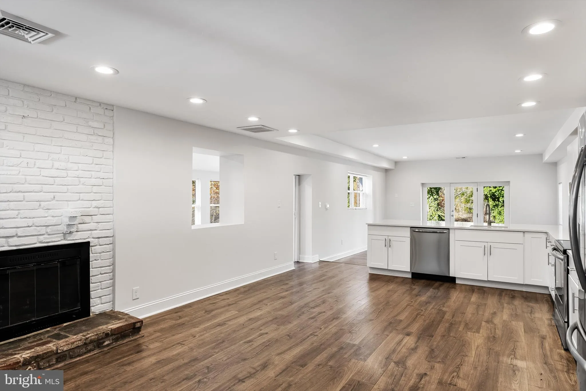 Medford, New Jersey 08055, United States, 3 Bedrooms Bedrooms, ,3 BathroomsBathrooms,Residential,Pending,33392