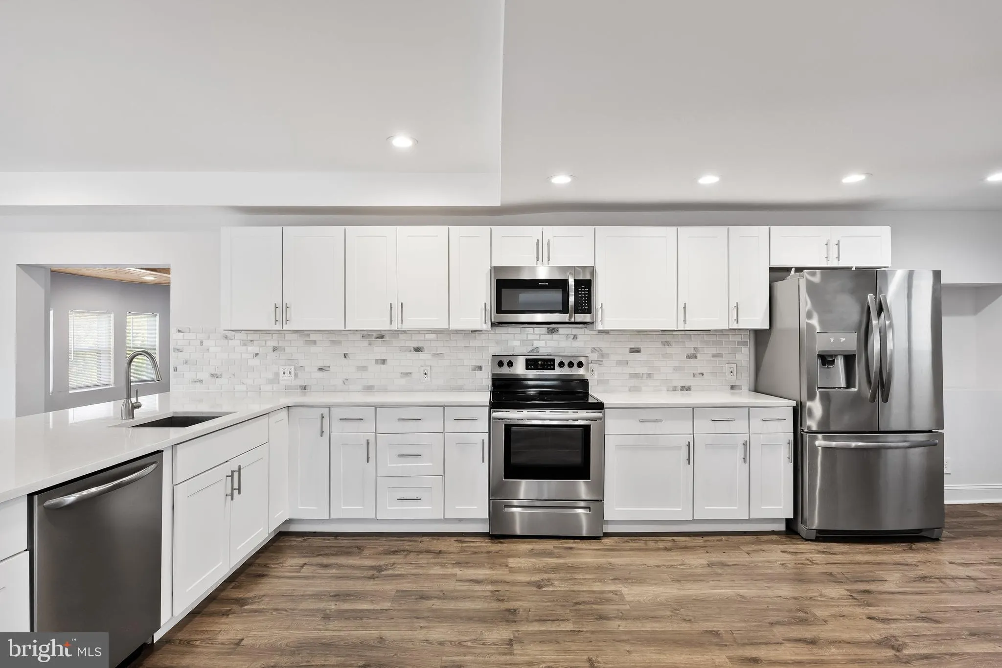 Medford, New Jersey 08055, United States, 3 Bedrooms Bedrooms, ,3 BathroomsBathrooms,Residential,Pending,33392