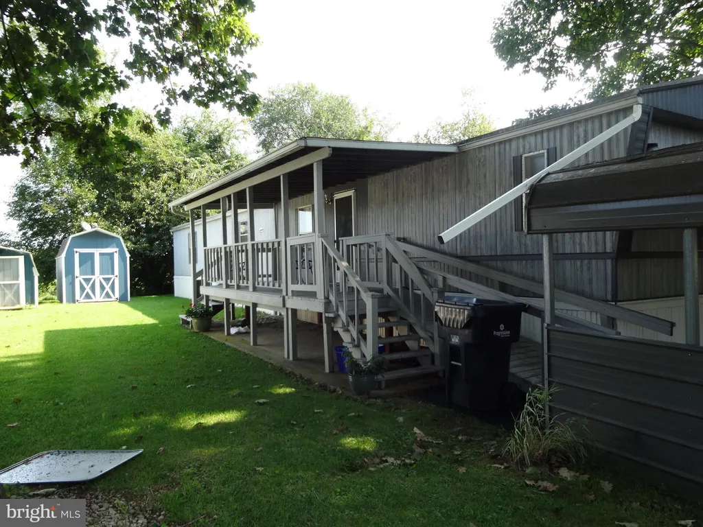 103 Shippensburg Mobile Estate, Shippensburg, PA 17257