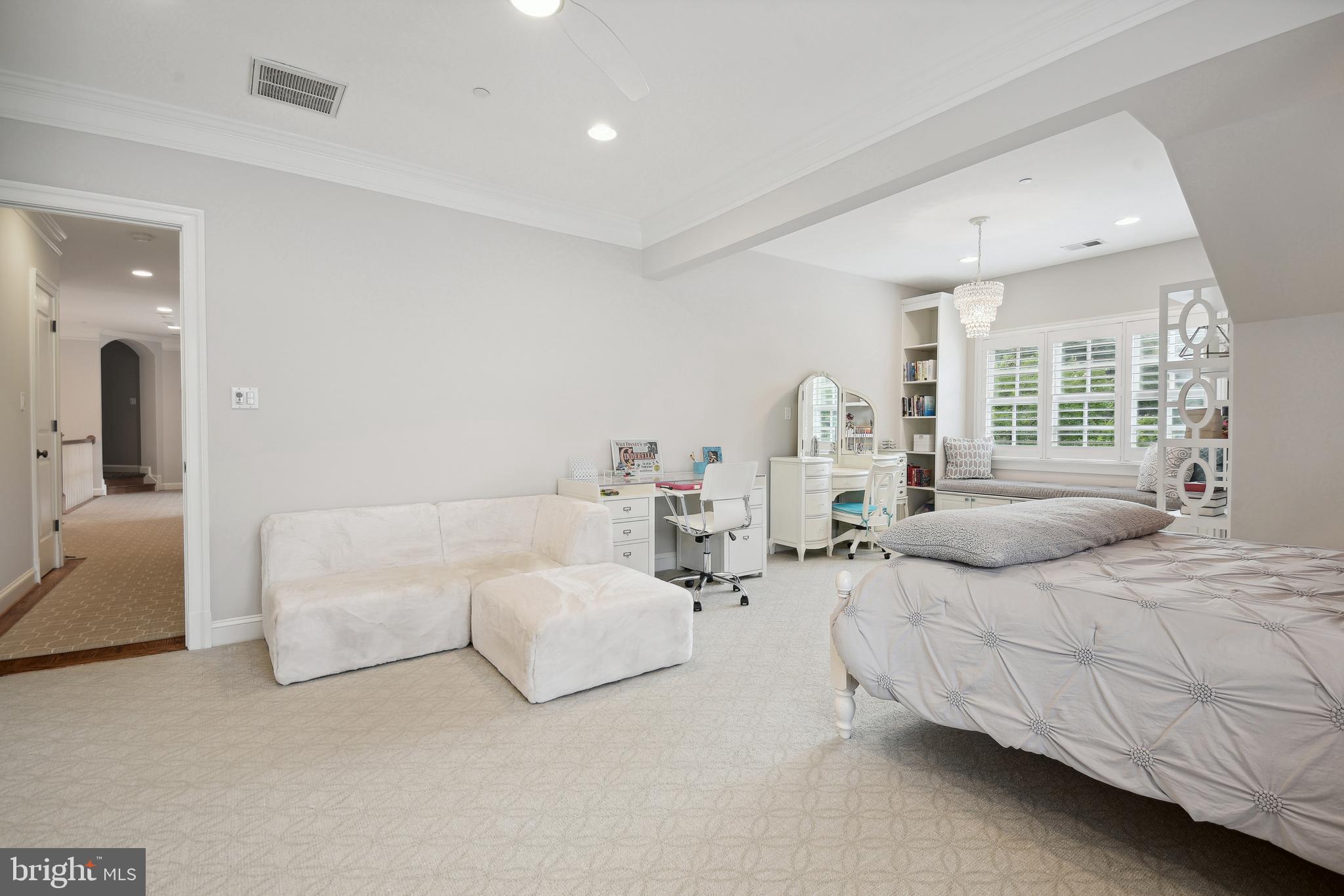 KENTSDALE ESTATES - Residential