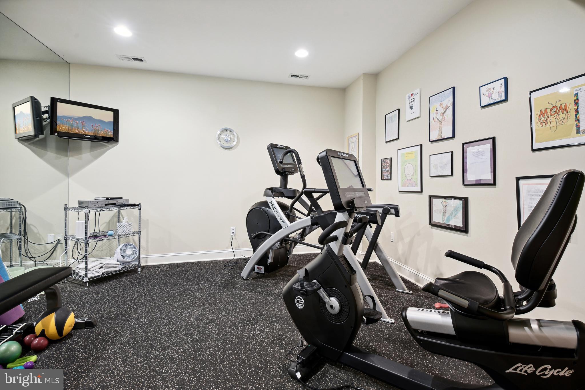 KENTSDALE ESTATES - Residential