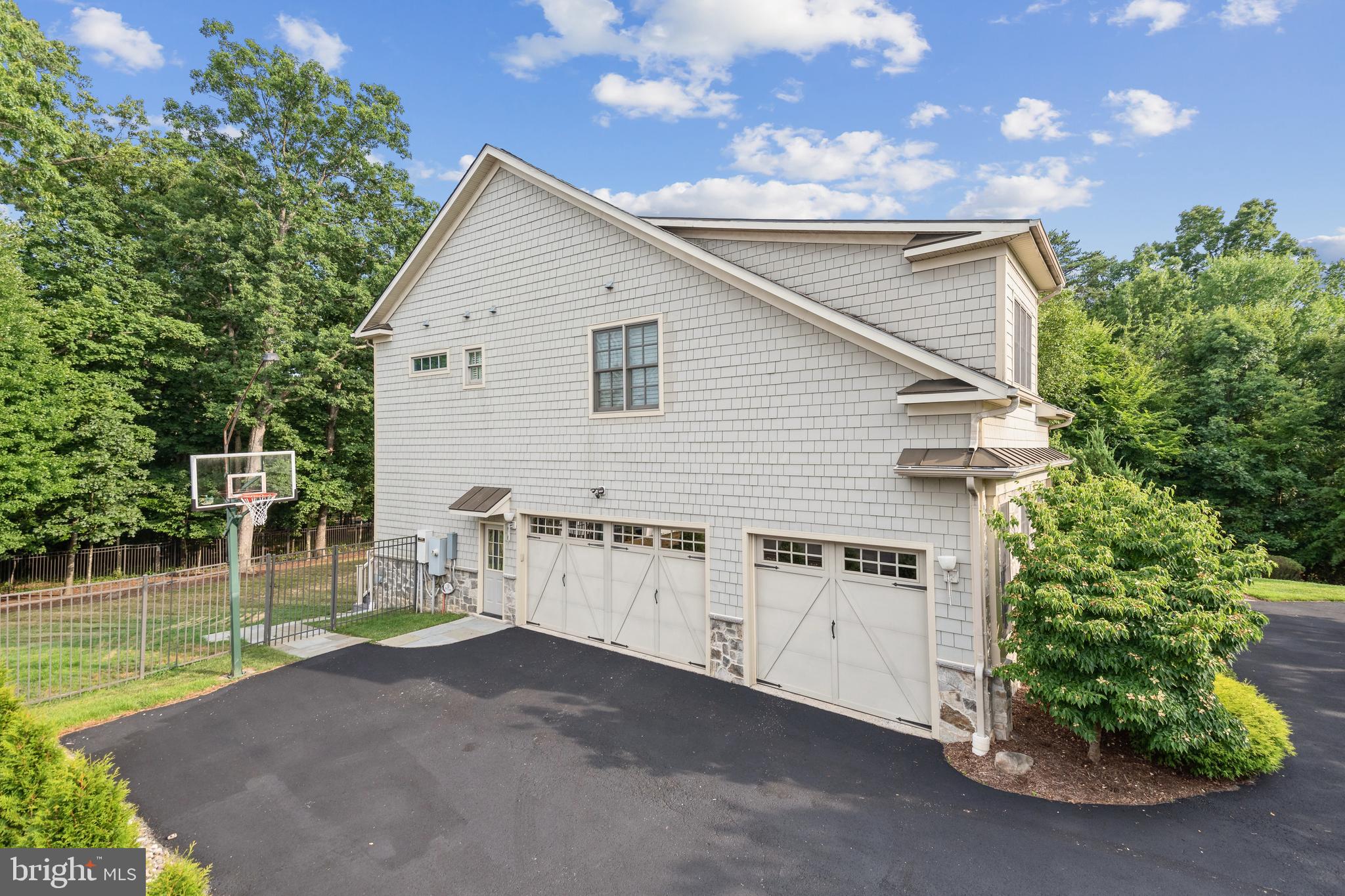 KENTSDALE ESTATES - Residential