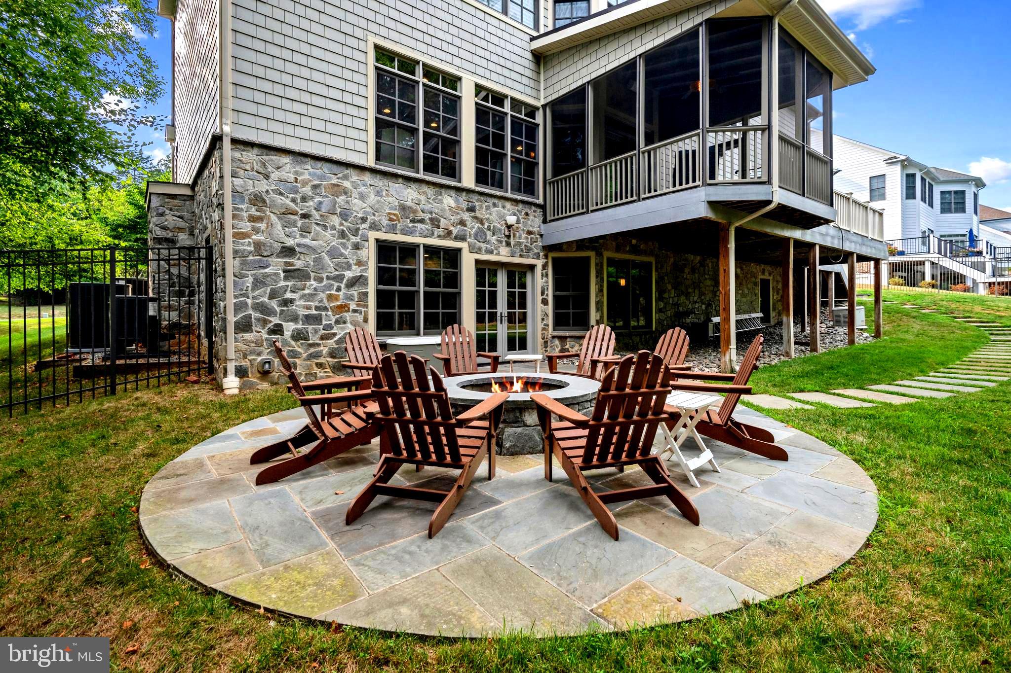 KENTSDALE ESTATES - Residential