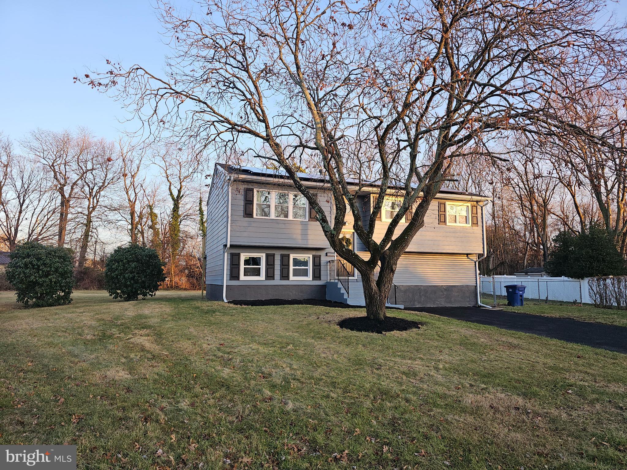 7 SEELEY DRIVE