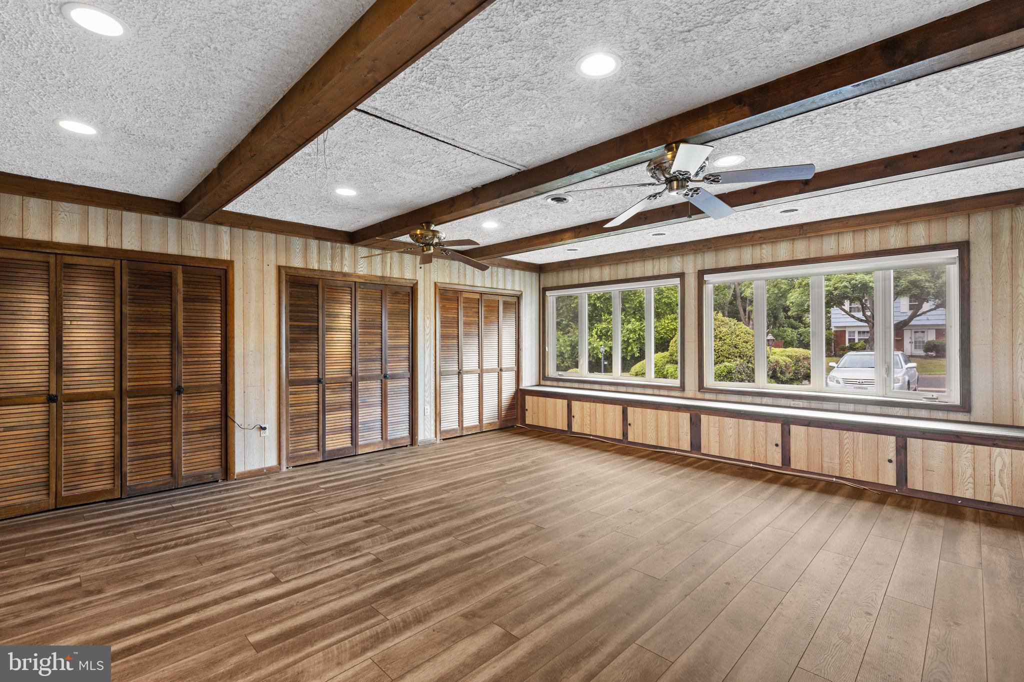 POINTER RIDGE - Residential