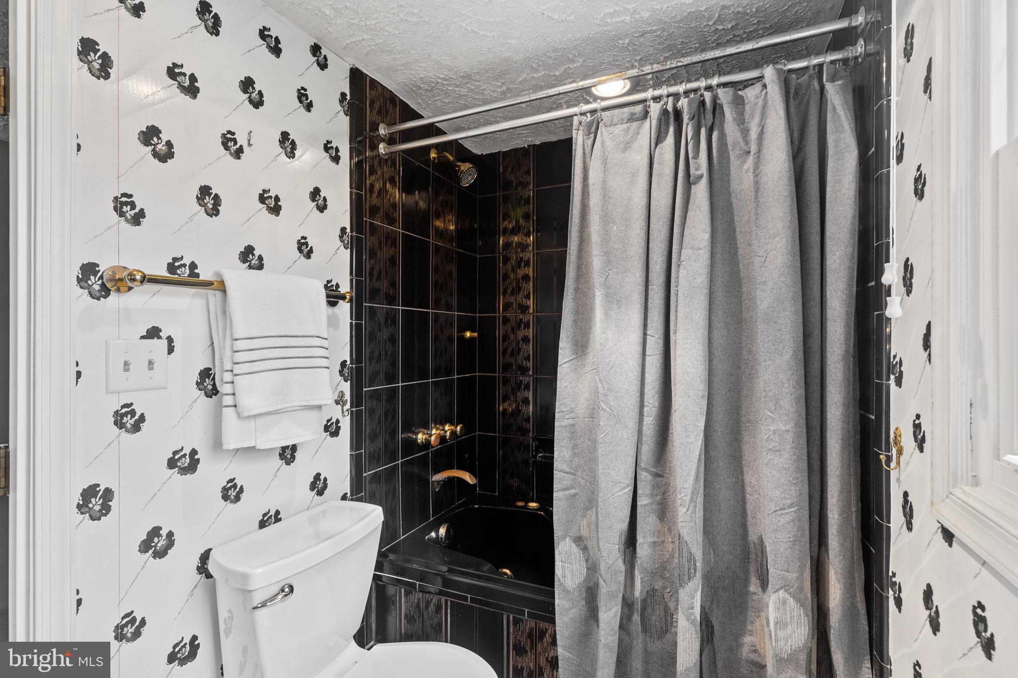 POINTER RIDGE - Residential