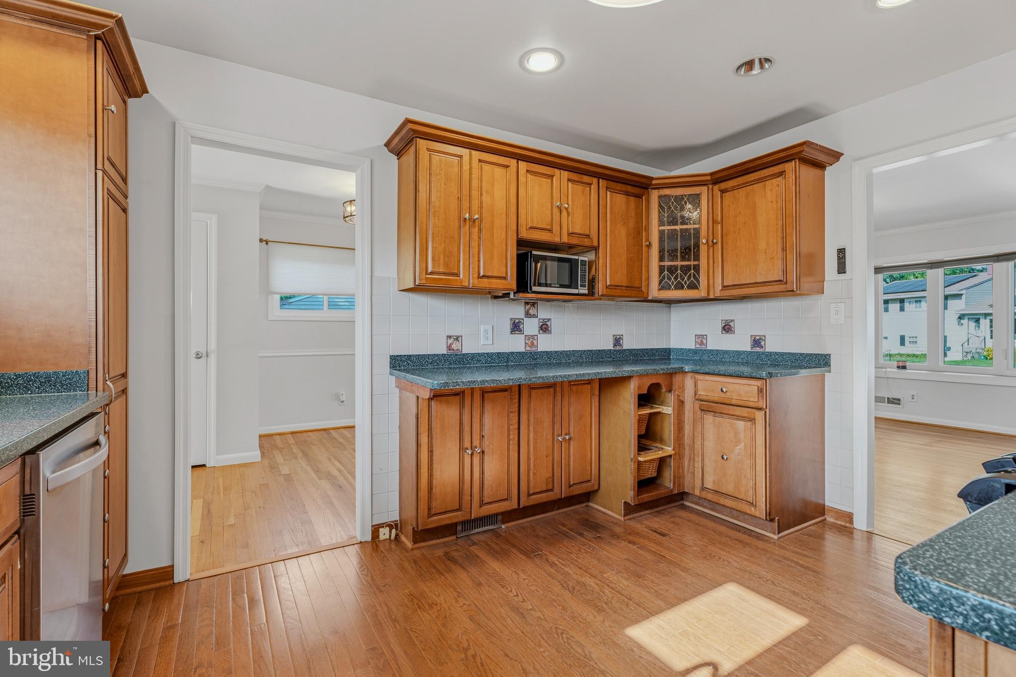 YORK MANOR - Residential