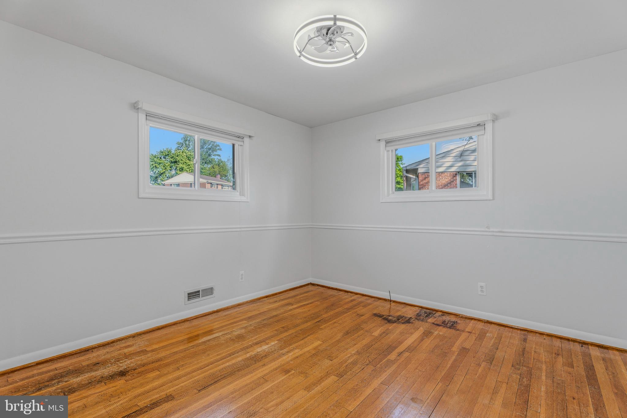 YORK MANOR - Residential
