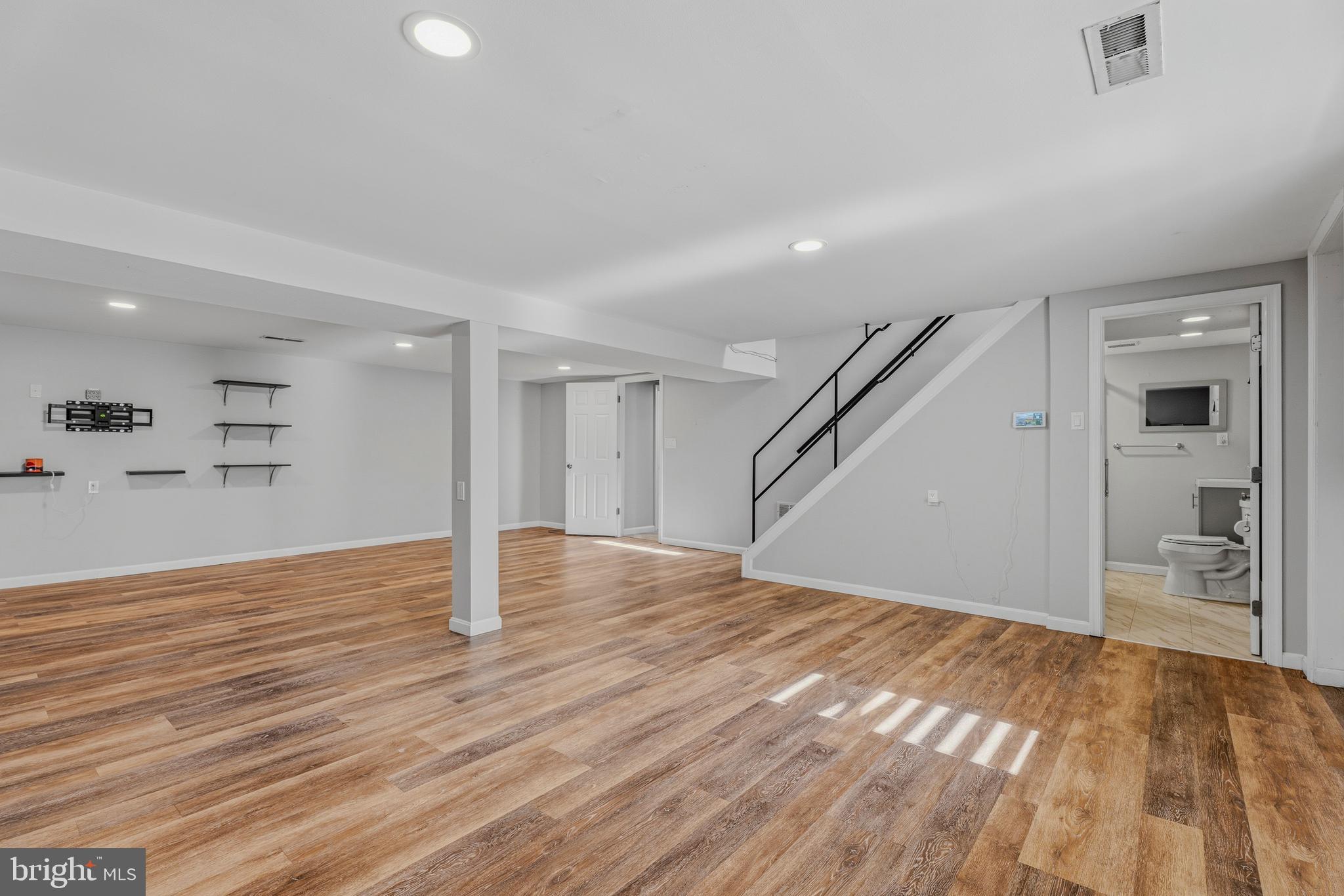 YORK MANOR - Residential
