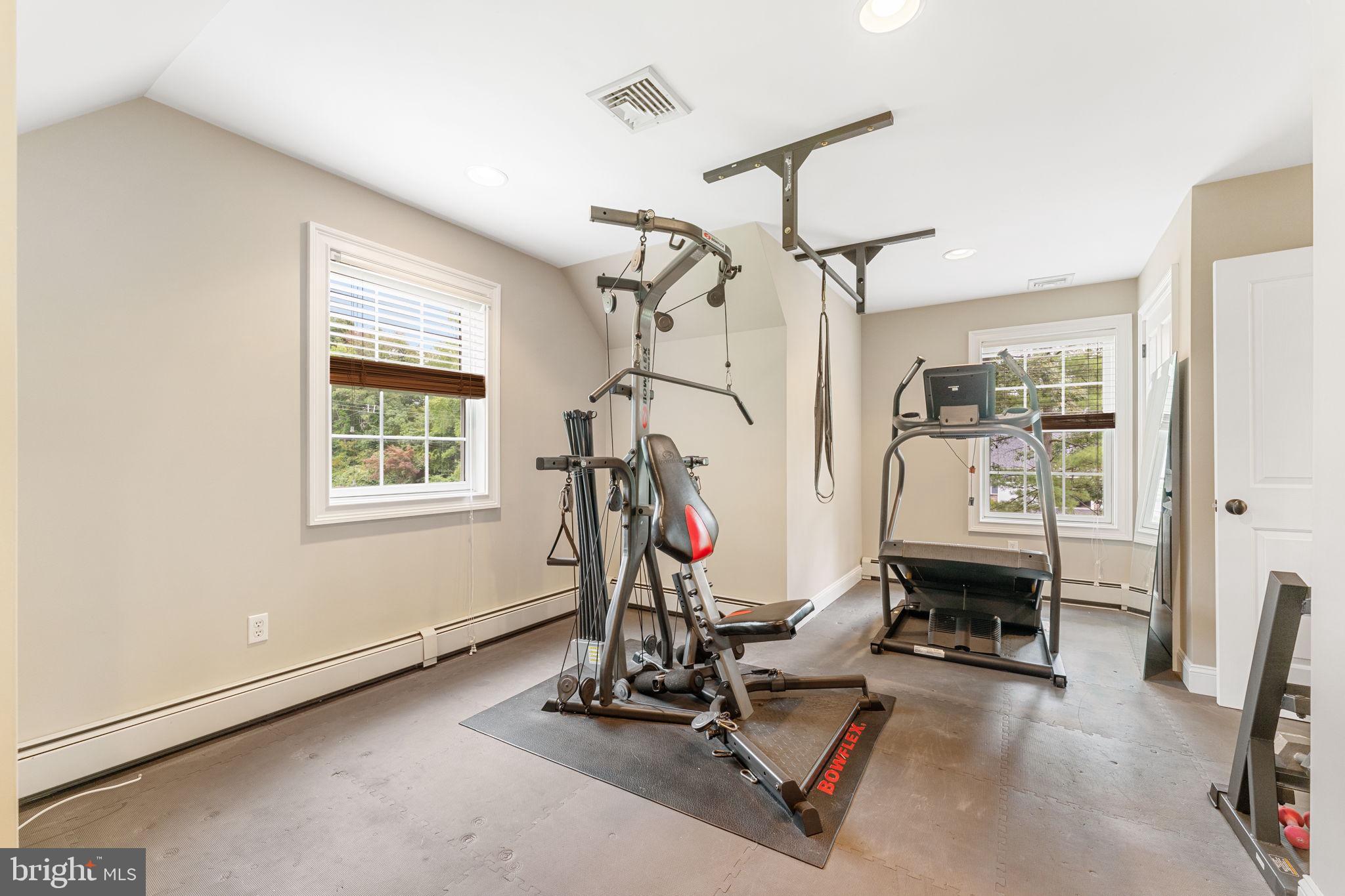 WILLISTOWN ACRES - Residential