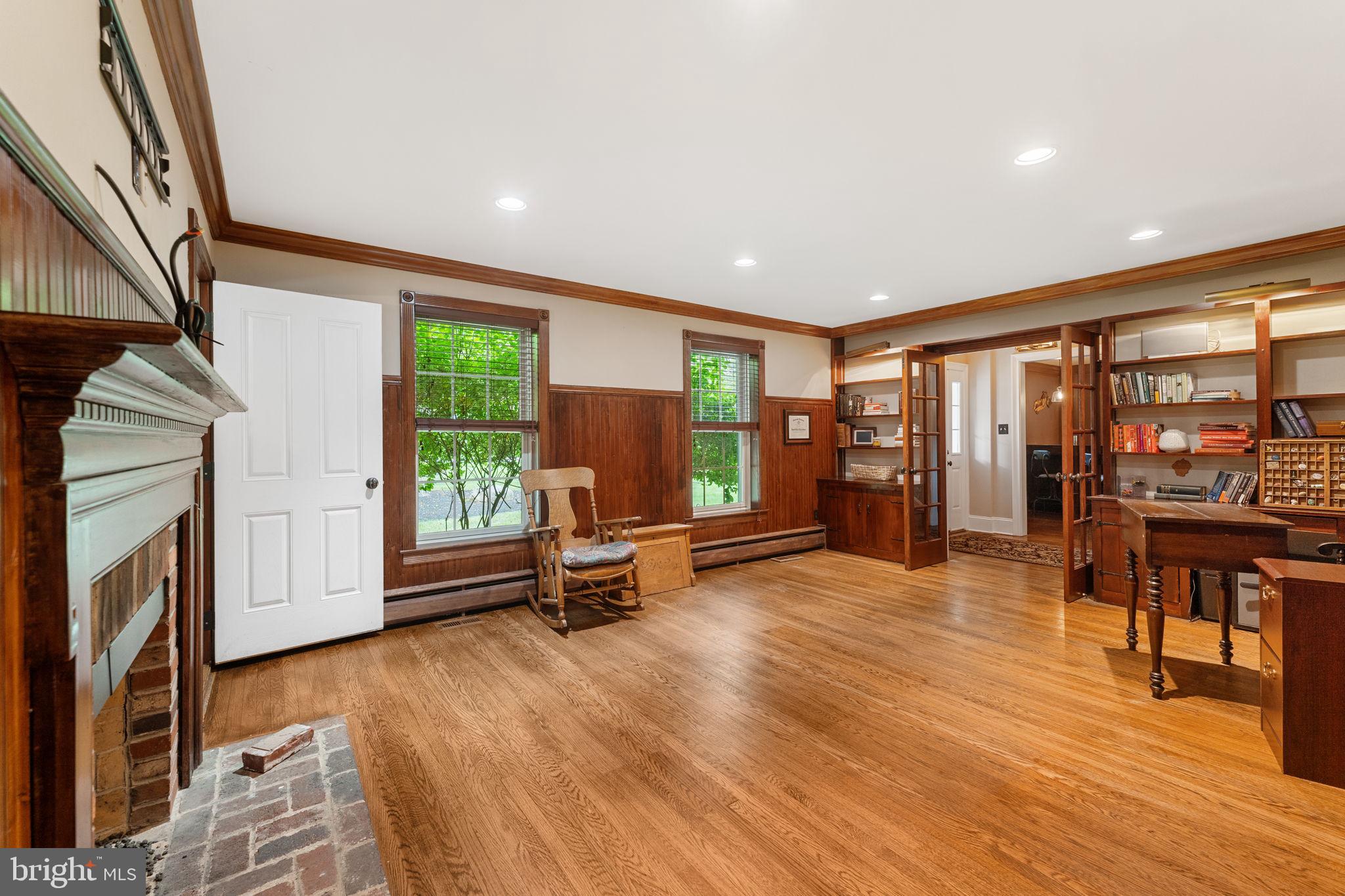 WILLISTOWN ACRES - Residential