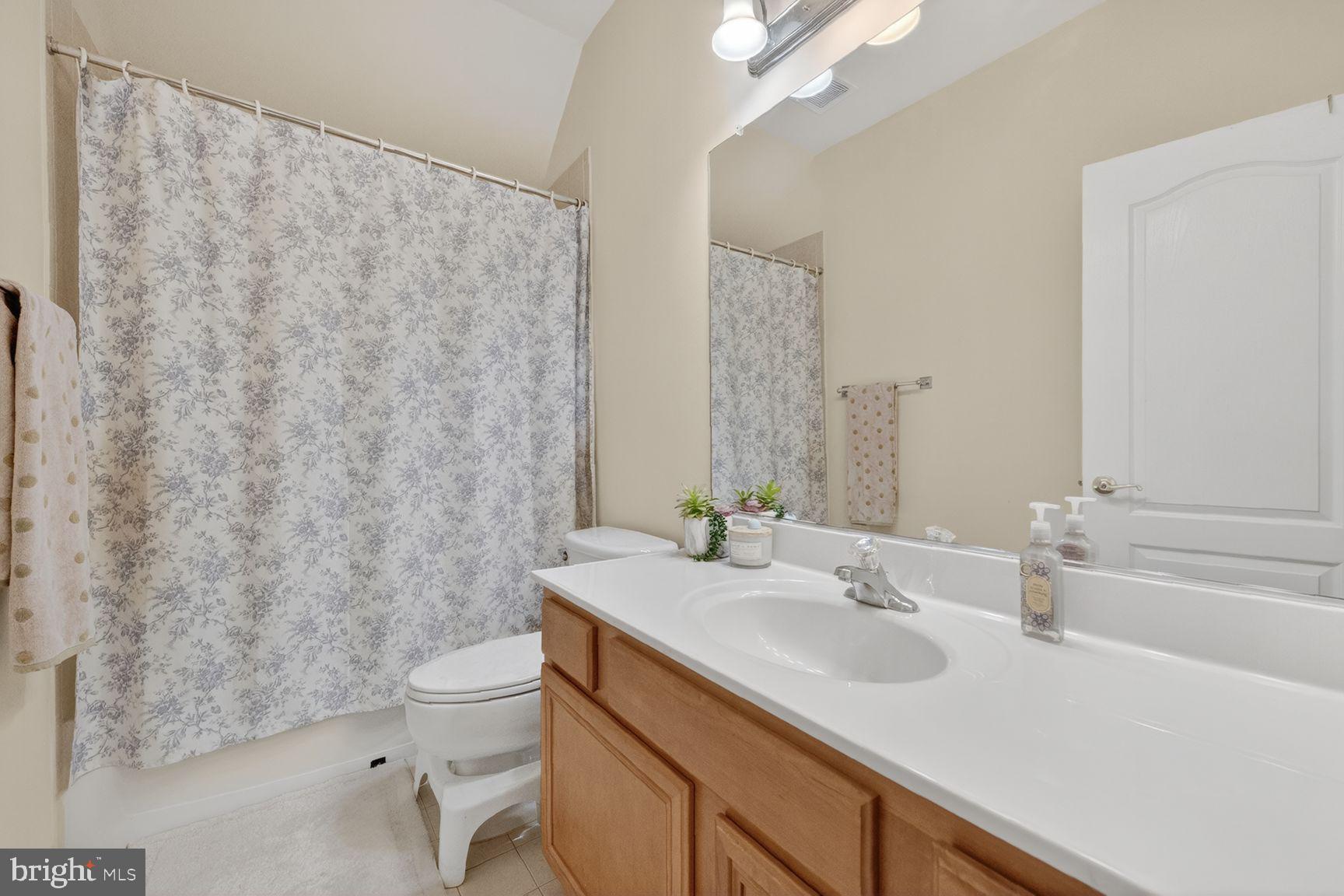 THE TOWNES AT VILLAGE PLACE - Residential