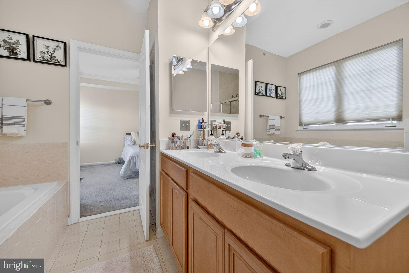 THE TOWNES AT VILLAGE PLACE - Residential