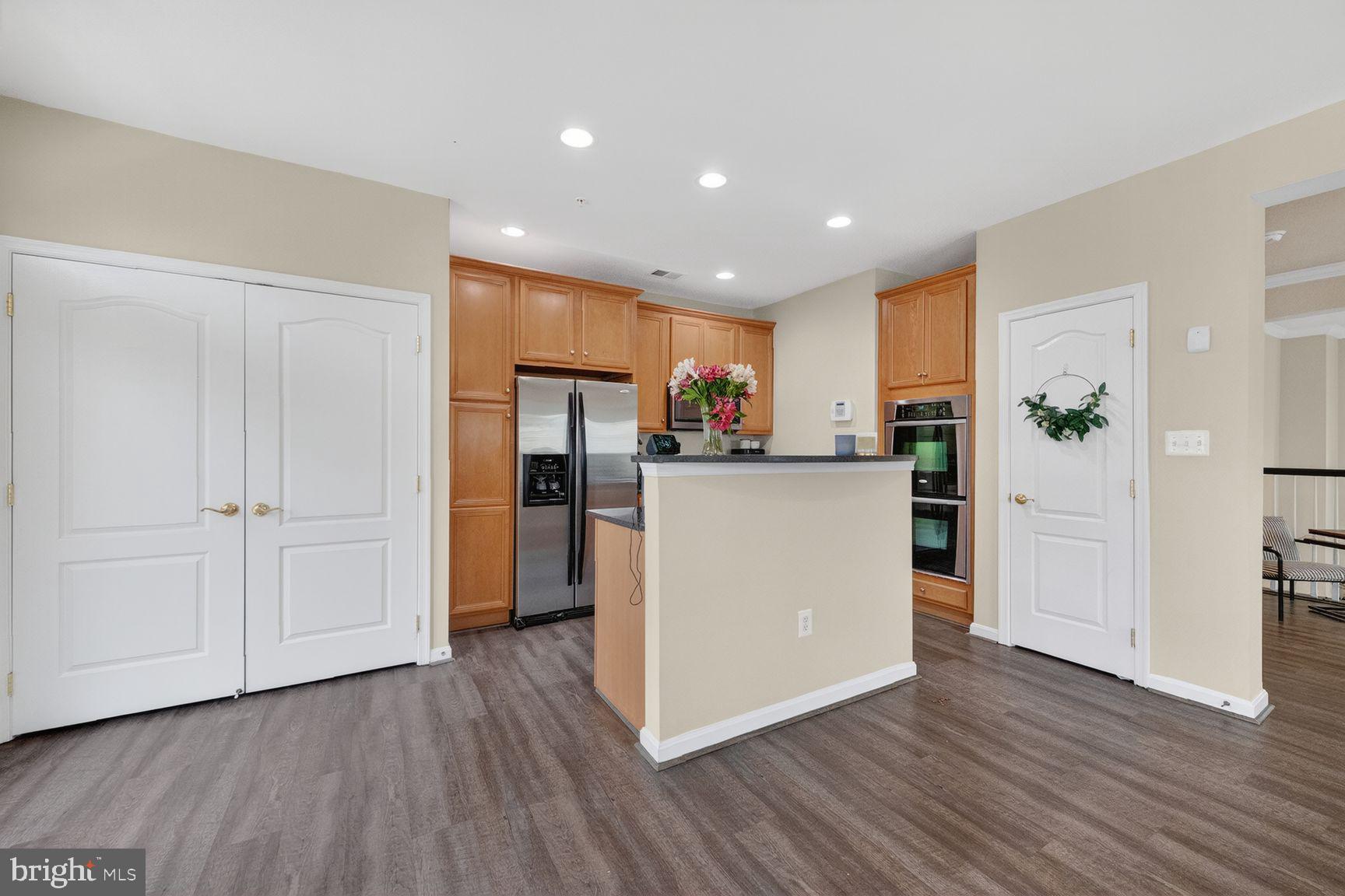 THE TOWNES AT VILLAGE PLACE - Residential