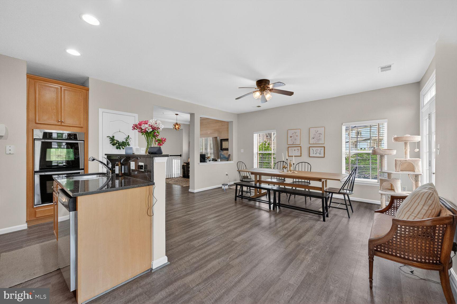 THE TOWNES AT VILLAGE PLACE - Residential