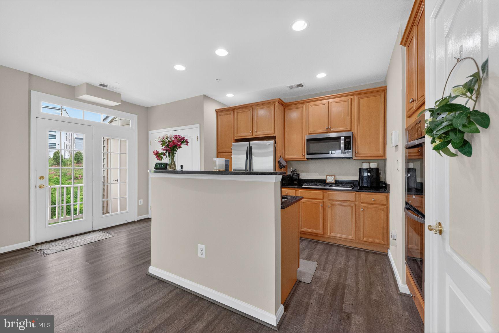THE TOWNES AT VILLAGE PLACE - Residential