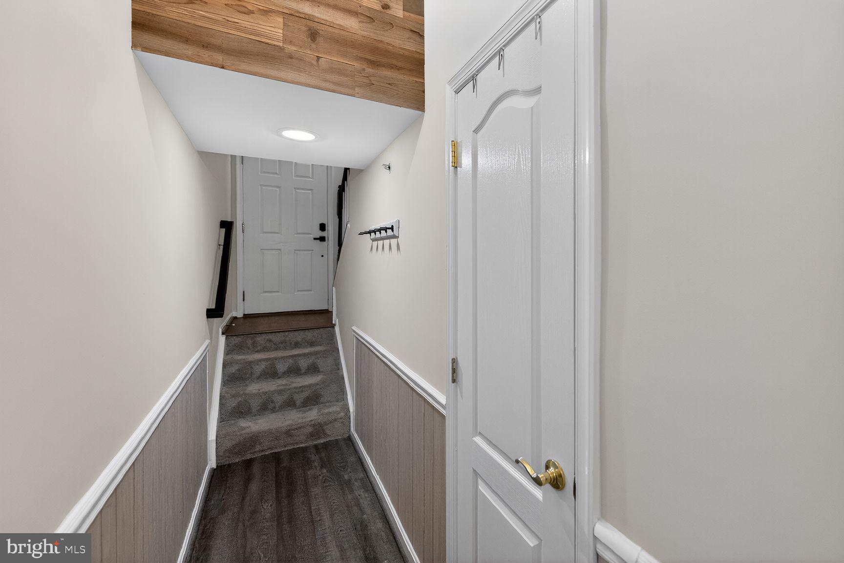 THE TOWNES AT VILLAGE PLACE - Residential