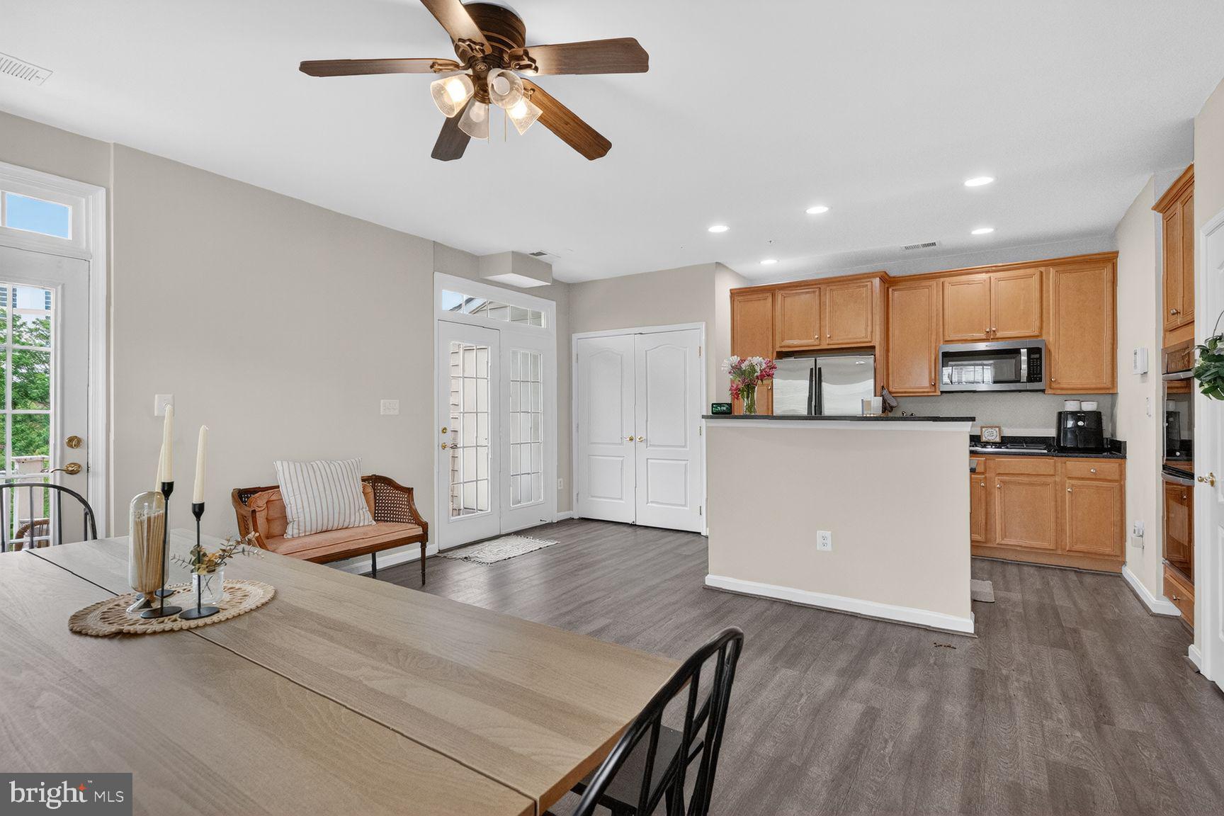 THE TOWNES AT VILLAGE PLACE - Residential