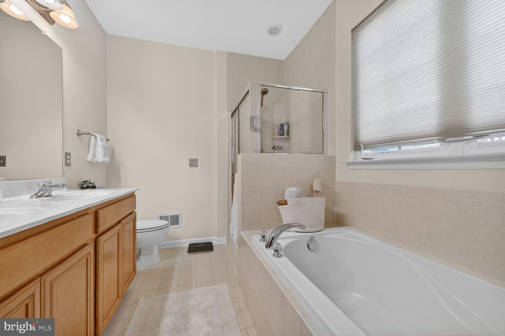 THE TOWNES AT VILLAGE PLACE - Residential