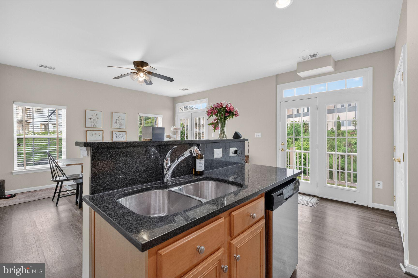 THE TOWNES AT VILLAGE PLACE - Residential