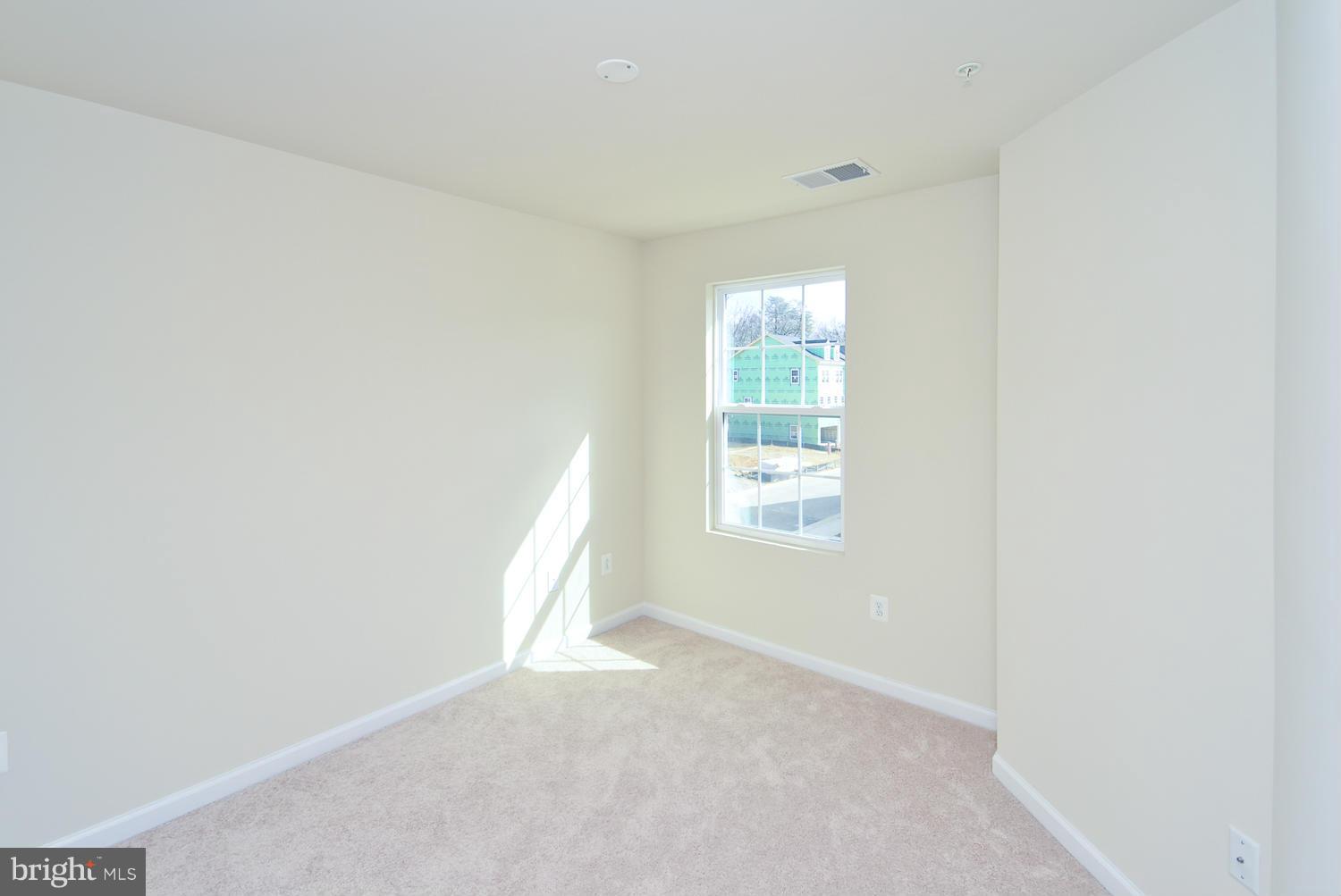 CHELSEA MANOR - Residential