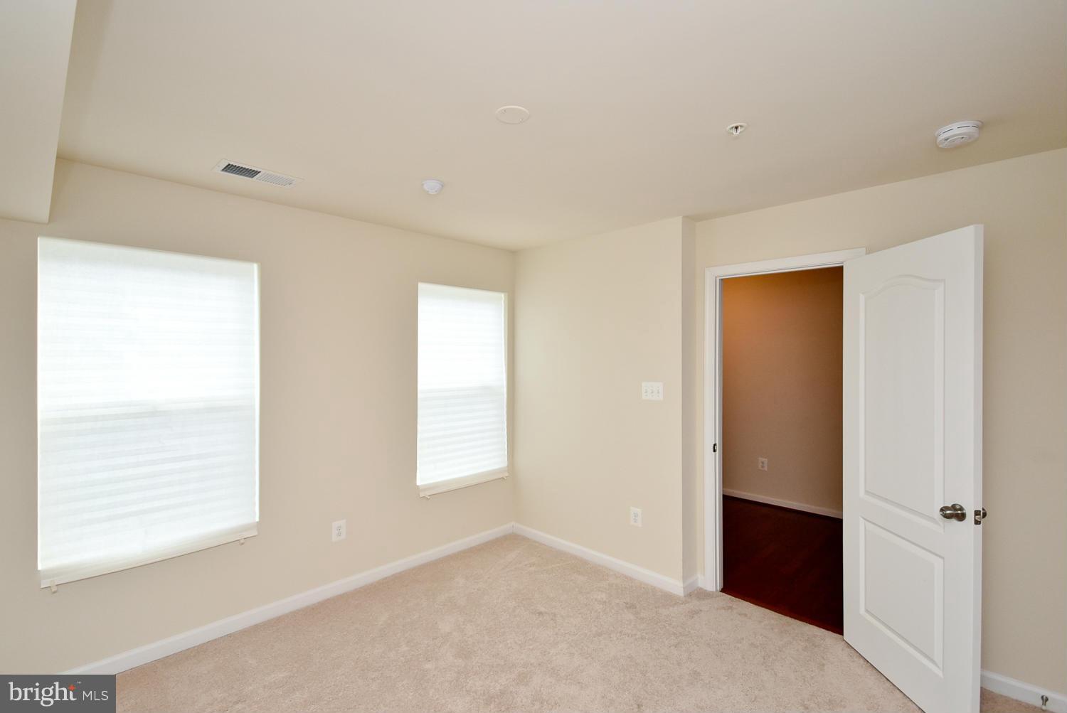 CHELSEA MANOR - Residential