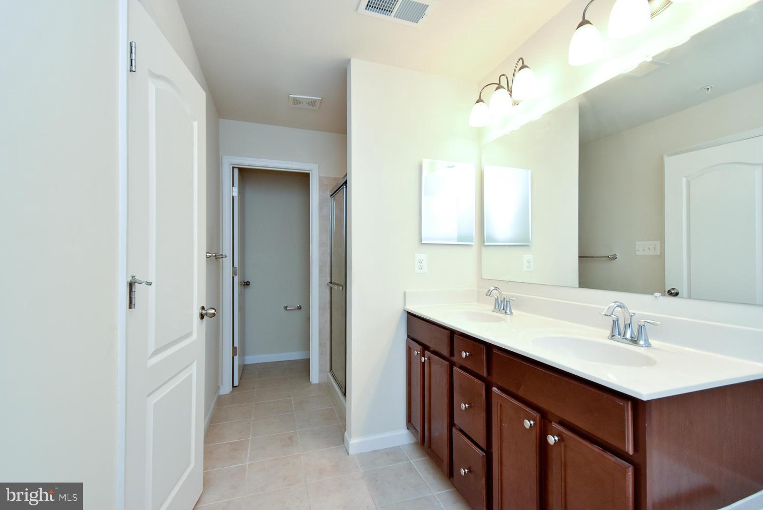 CHELSEA MANOR - Residential