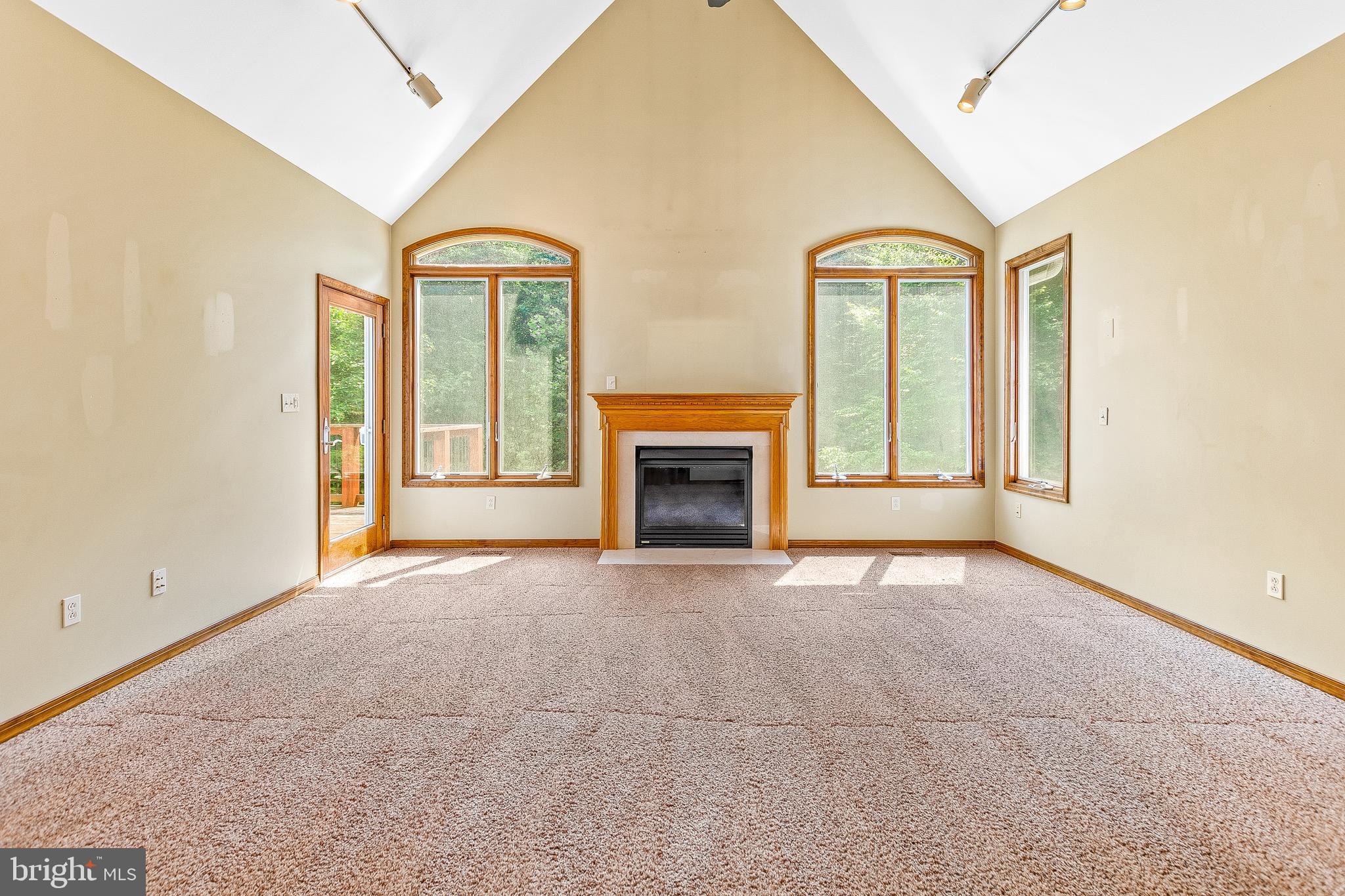 HUNTING CREEK WOODS - Residential