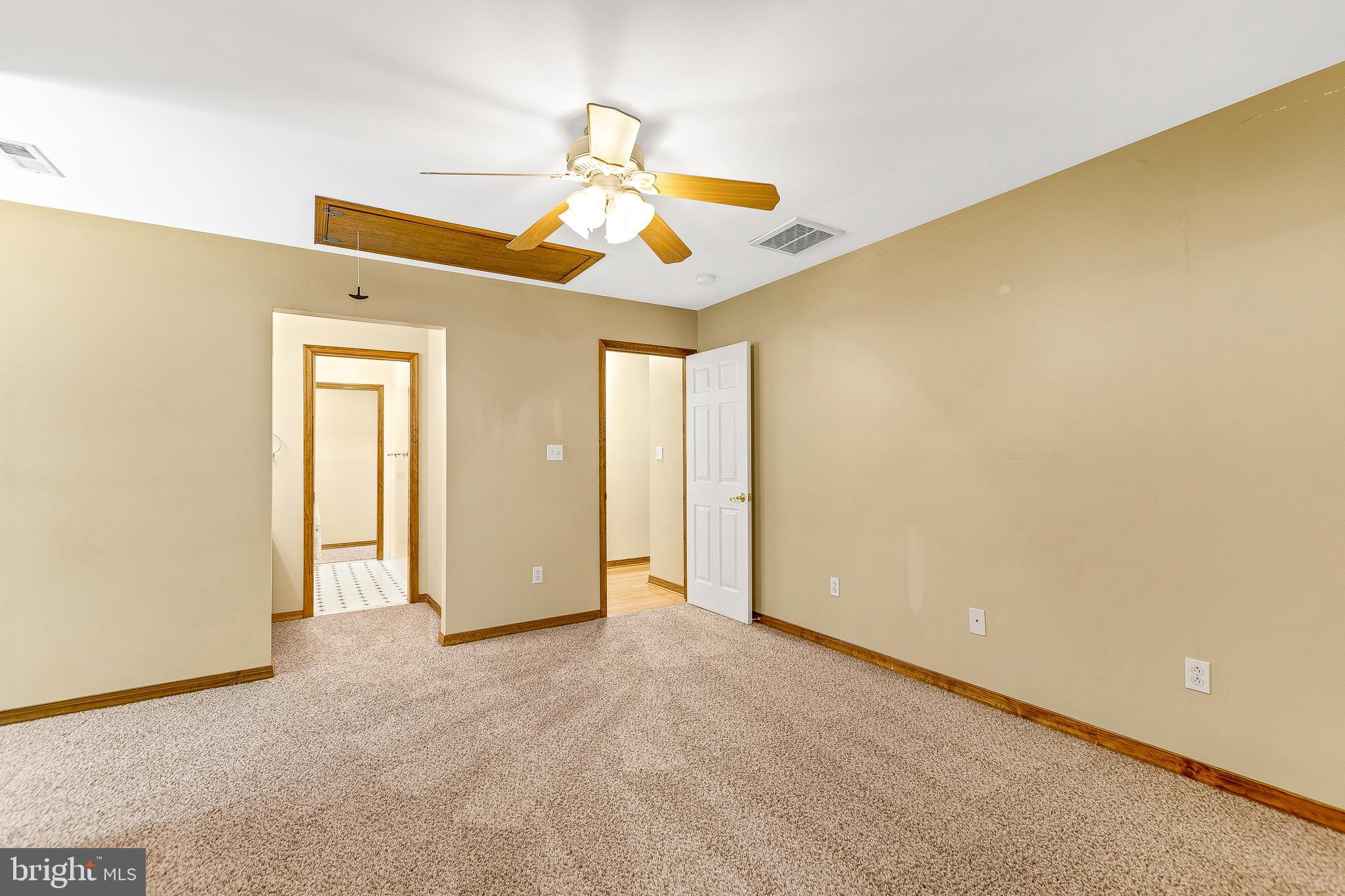 HUNTING CREEK WOODS - Residential