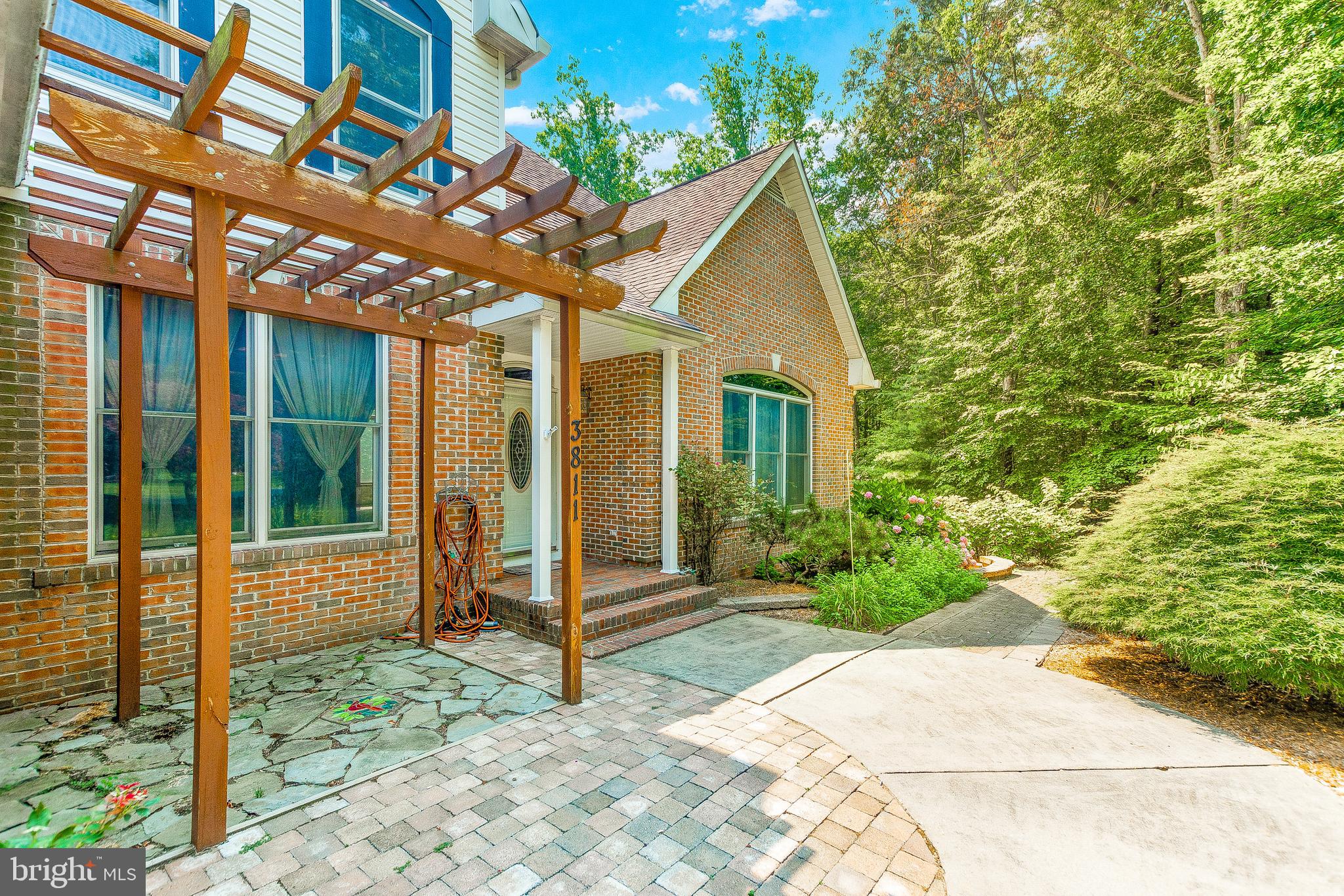 HUNTING CREEK WOODS - Residential