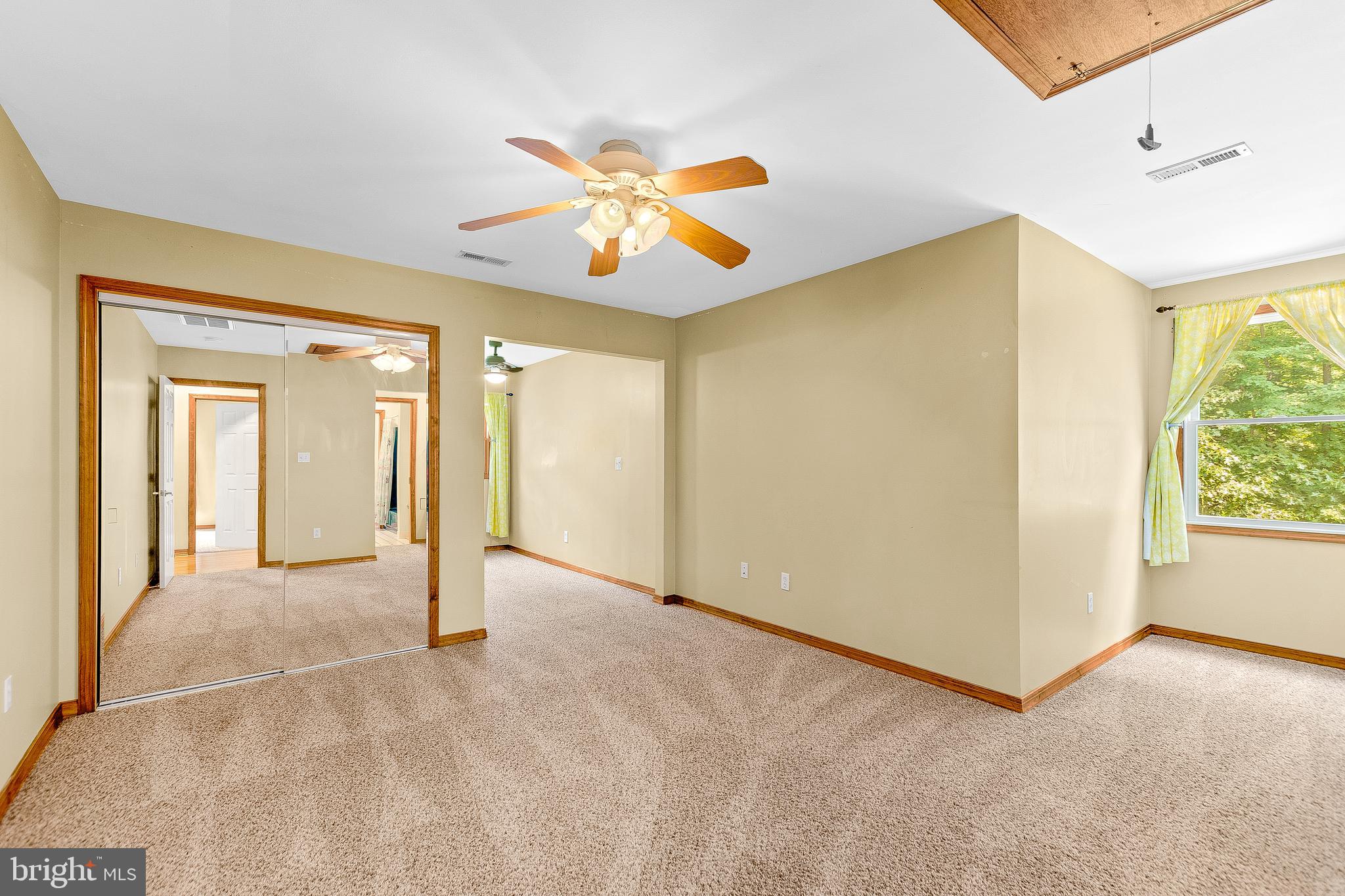 HUNTING CREEK WOODS - Residential