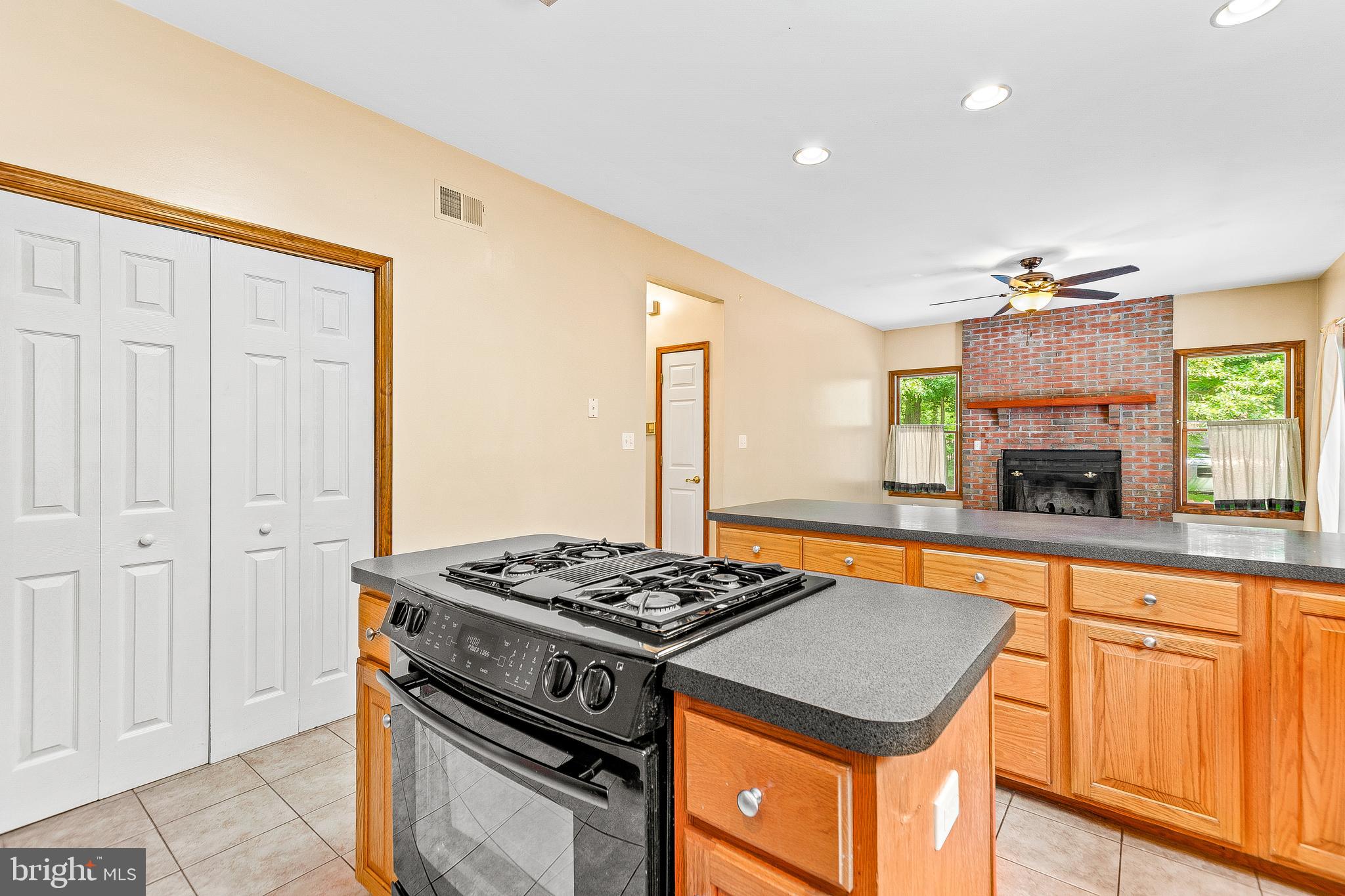 HUNTING CREEK WOODS - Residential