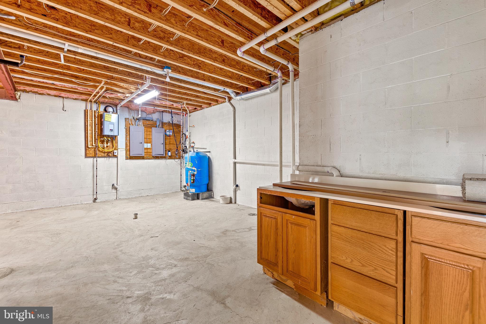 HUNTING CREEK WOODS - Residential