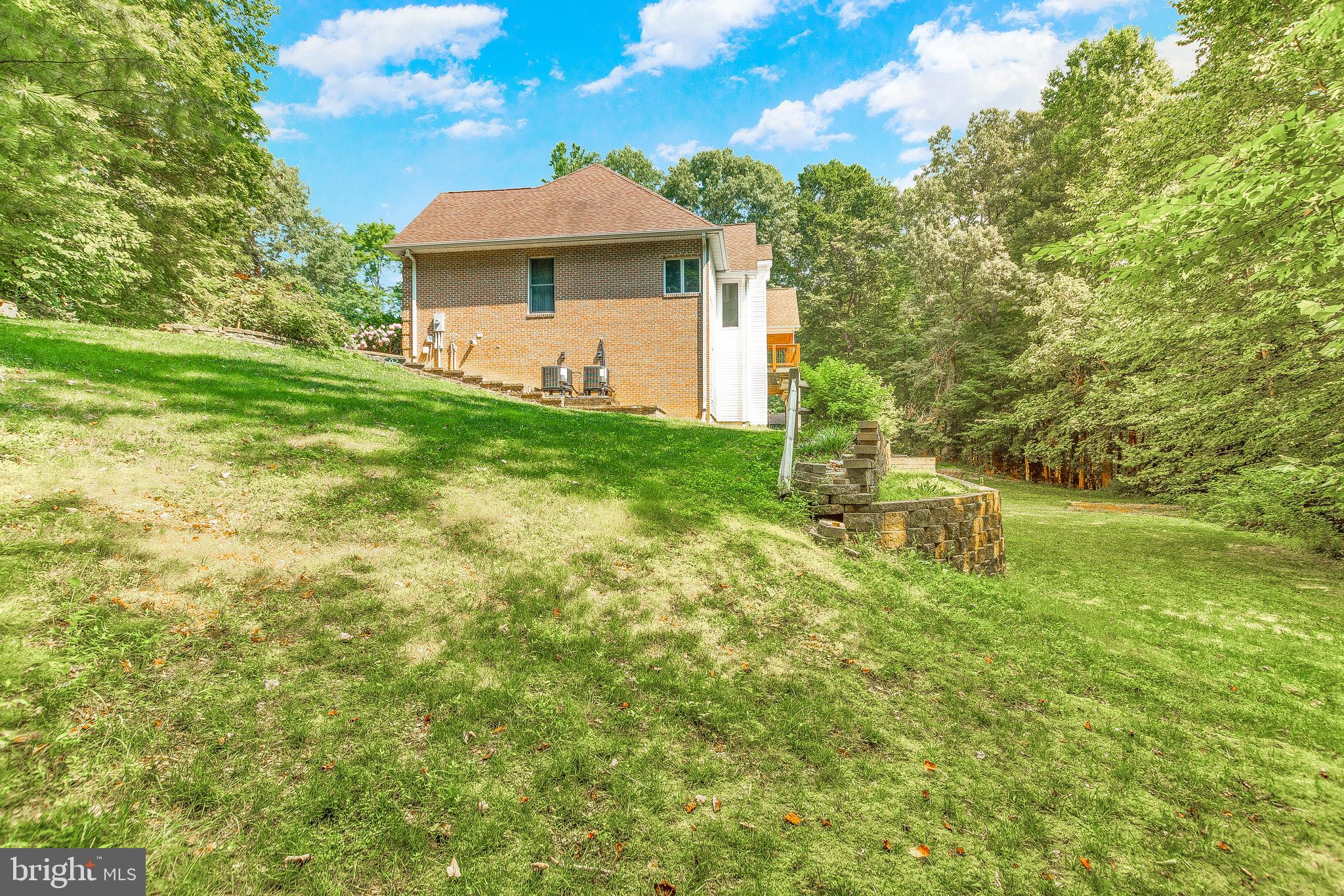 HUNTING CREEK WOODS - Residential