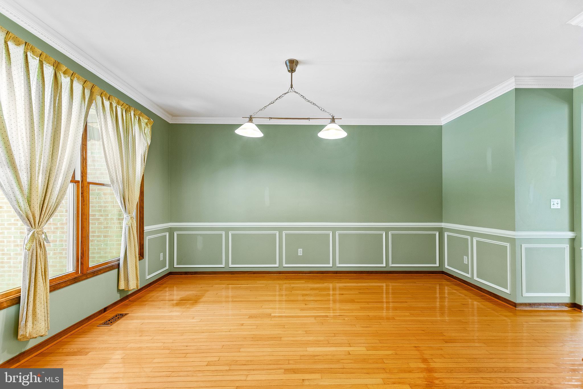 HUNTING CREEK WOODS - Residential