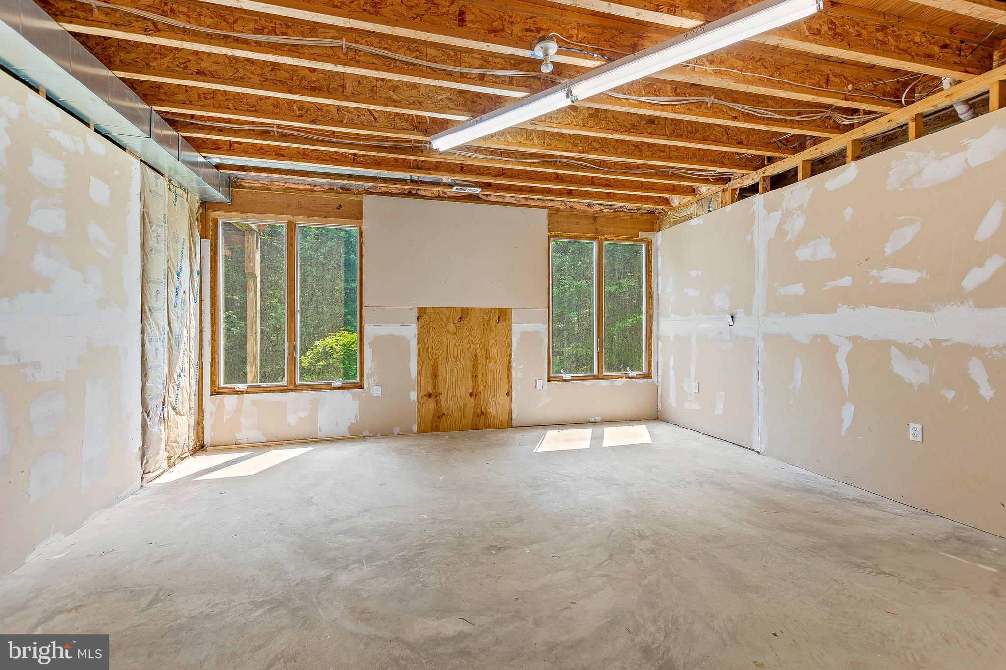 HUNTING CREEK WOODS - Residential